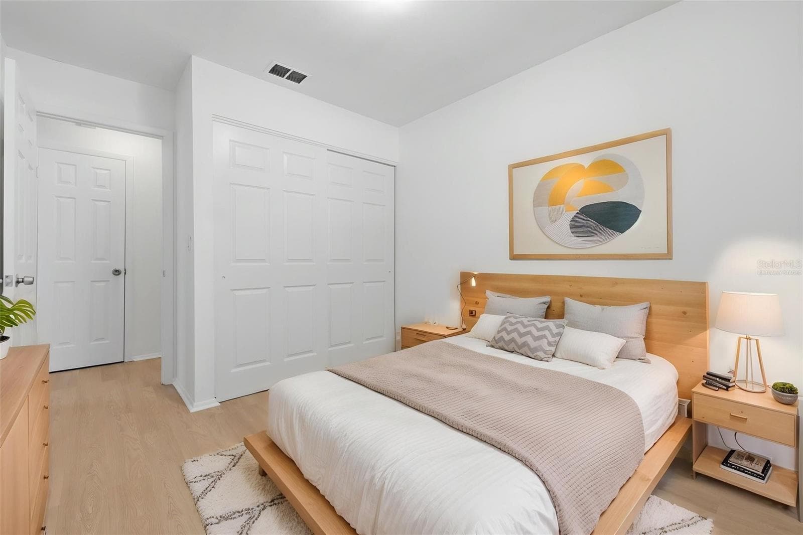 Virtually staged - 3010 EMERSON AVE S, ST PETERSBURG