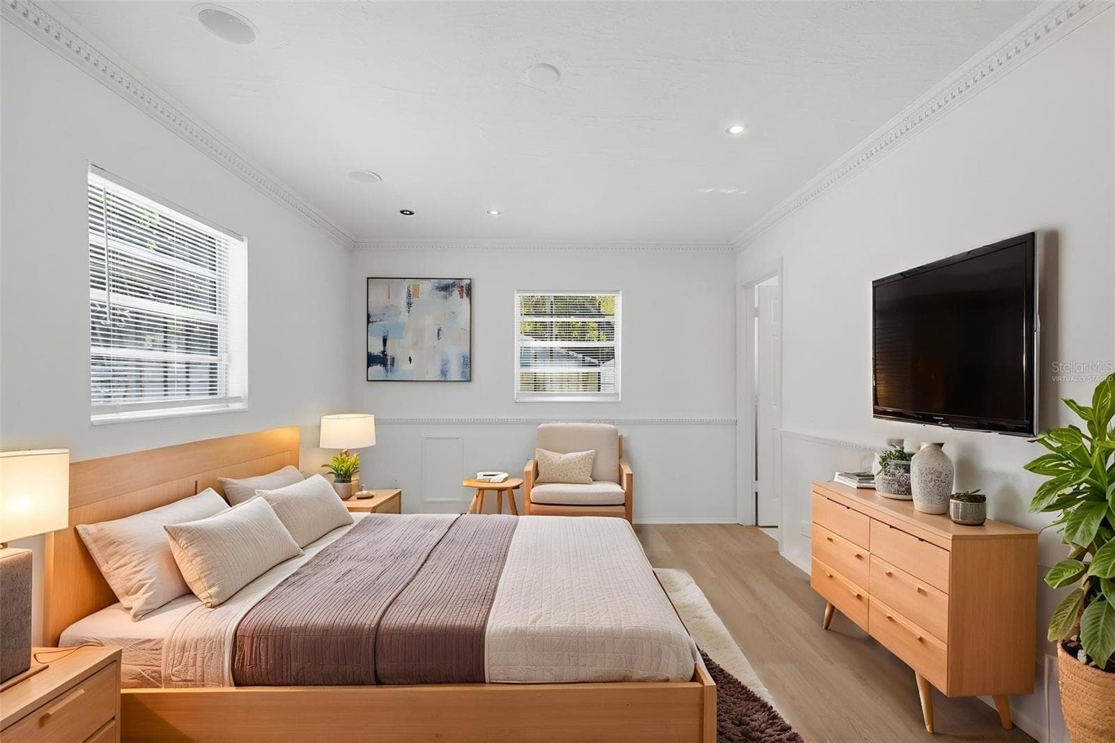 Virtually staged - 3010 EMERSON AVE S, ST PETERSBURG