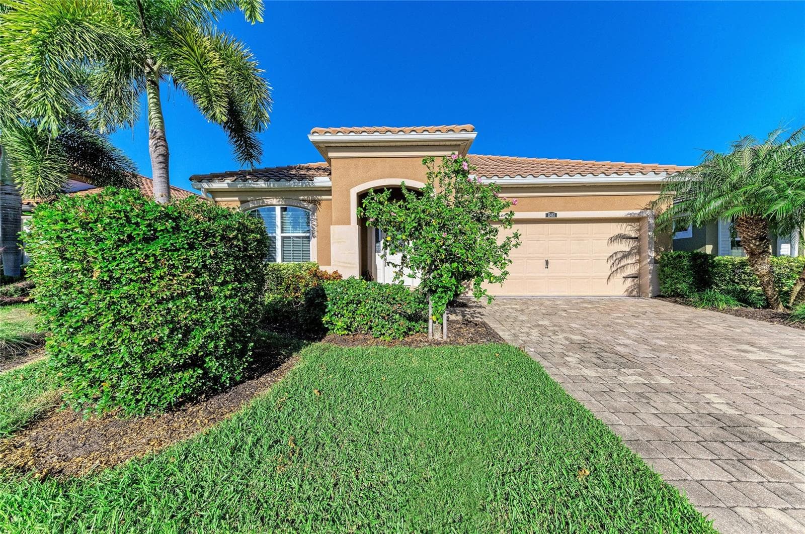 Single Family Residence at 11481 RENAISSANCE BLVD, VENICE, photo 4 of 93