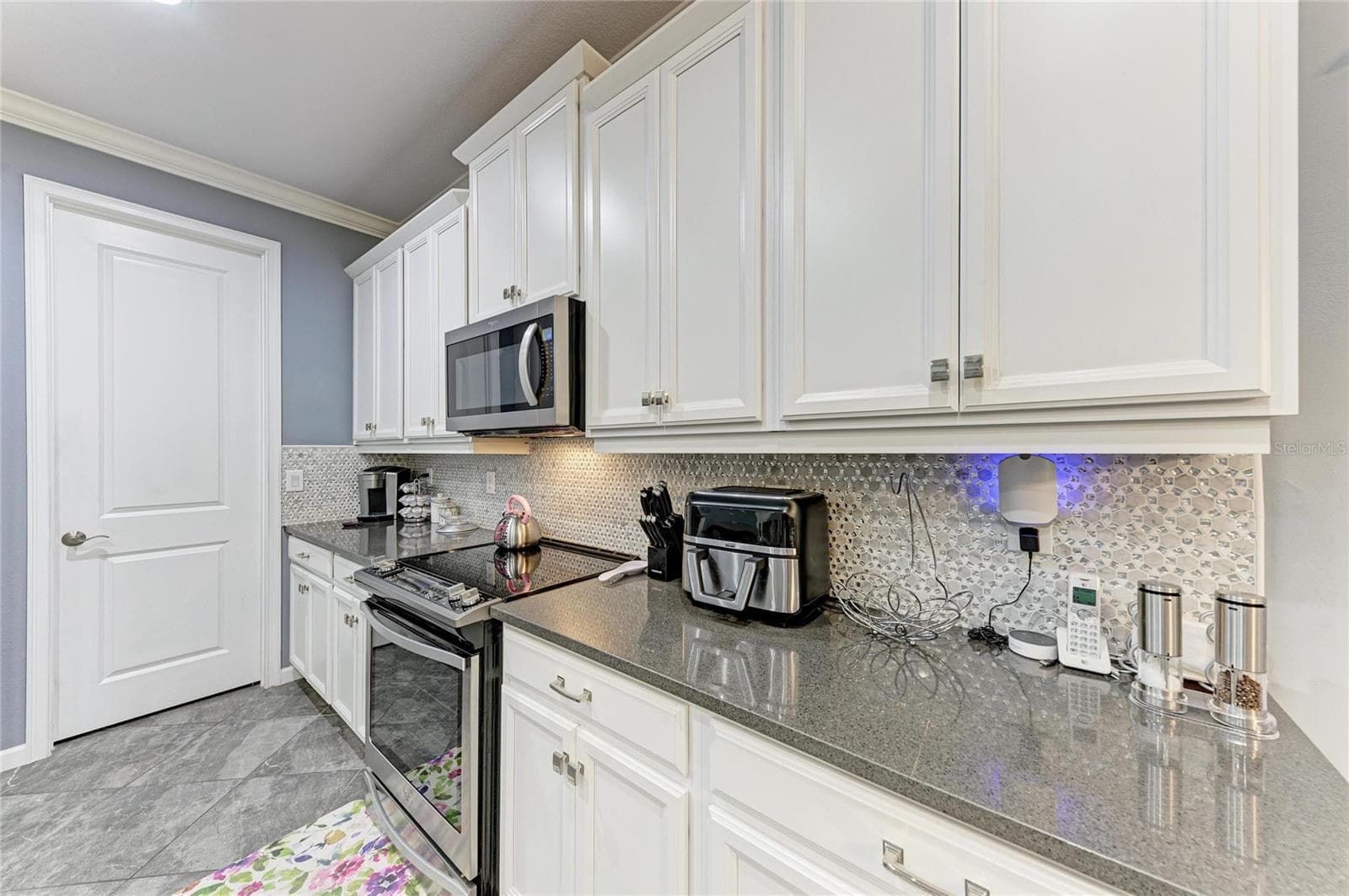 Single Family Residence at 11481 RENAISSANCE BLVD, VENICE, photo 19 of 93
