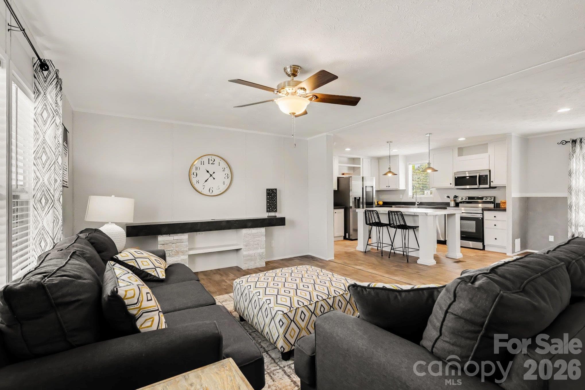 806 Eagleview Lane