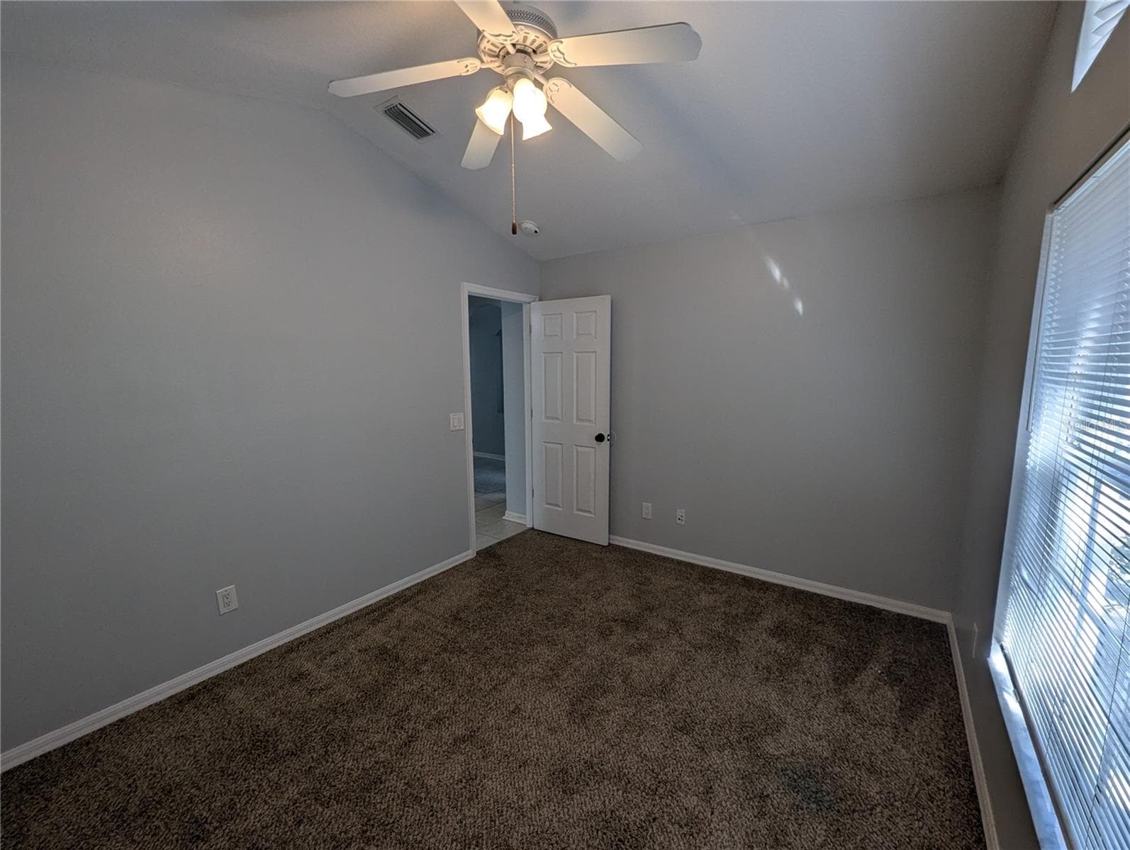 Single Family Residence at 6907 FREEPORT RD, RIVERVIEW, photo 8 of 47