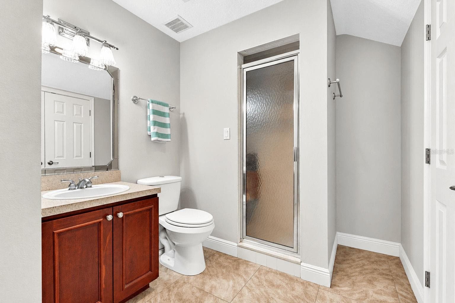 Single Family Residence at 18020 VICTORIAN DR, CLERMONT, photo 28 of 47