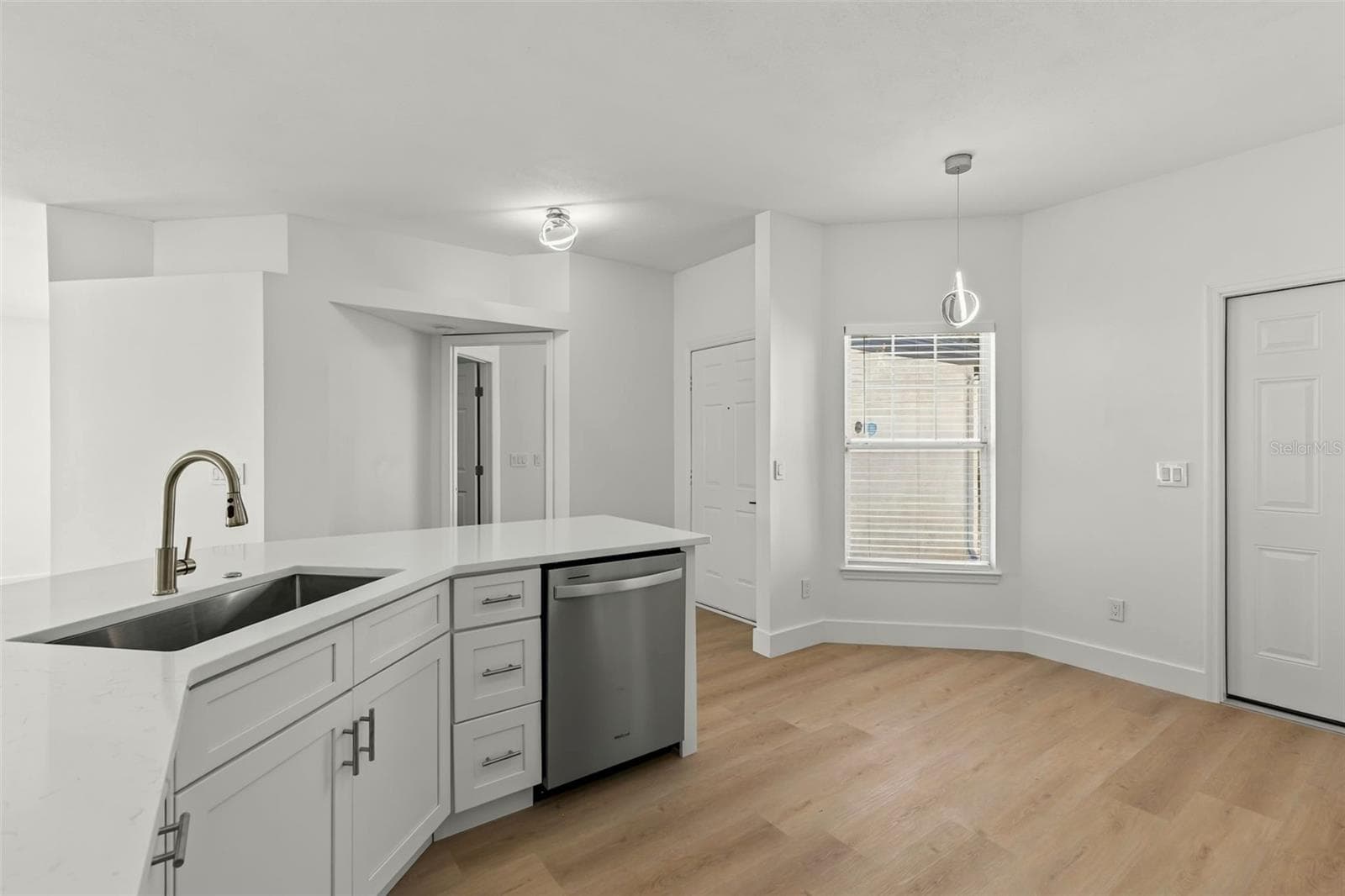 Single Family Residence at 573 SHORT PINE CIR, ORLANDO, photo 10 of 34