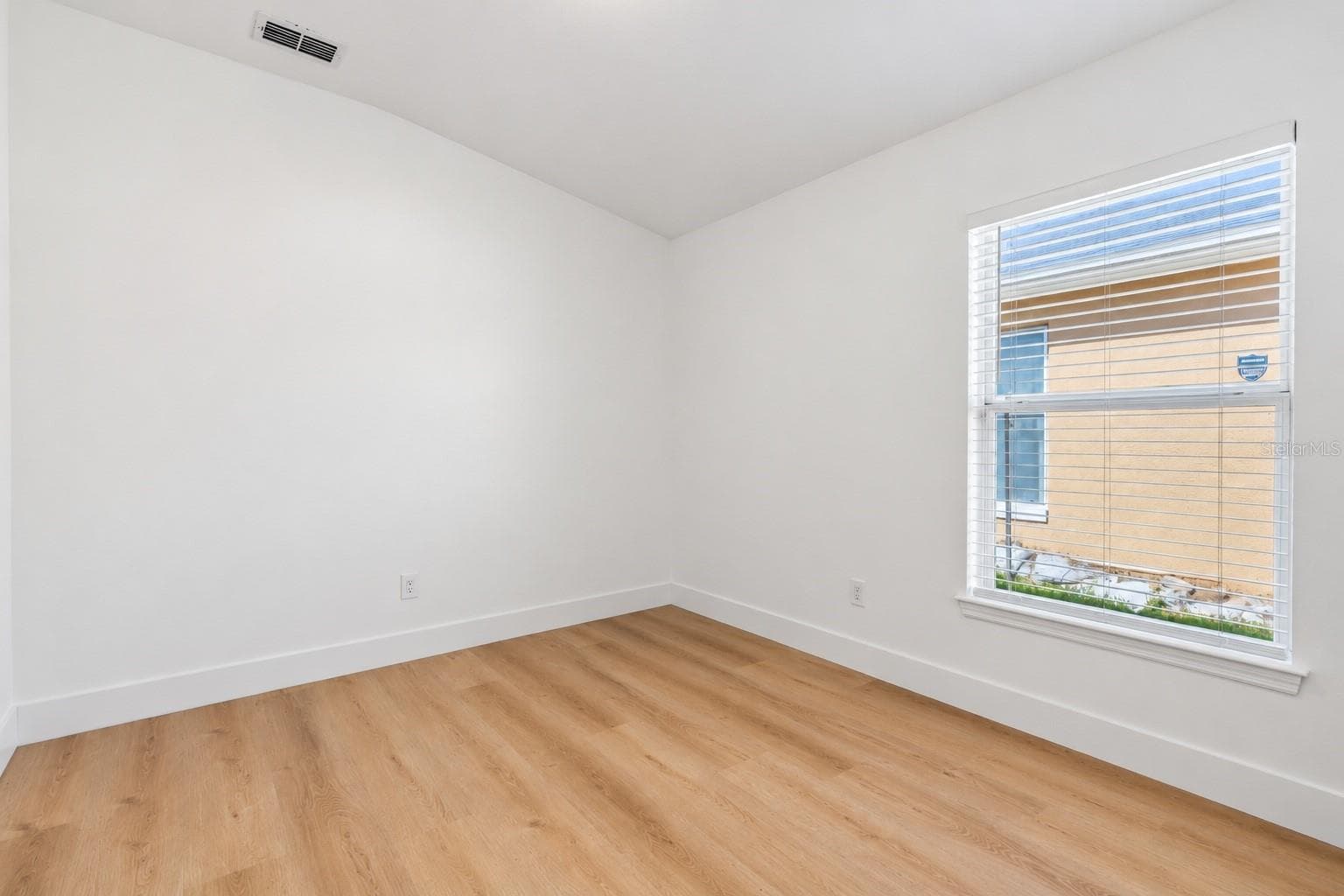 Single Family Residence at 573 SHORT PINE CIR, ORLANDO, photo 13 of 34