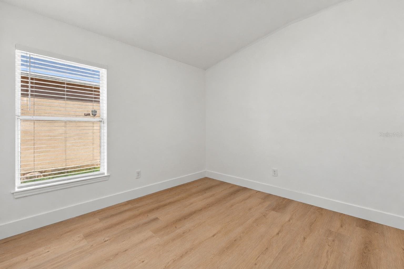 Single Family Residence at 573 SHORT PINE CIR, ORLANDO, photo 16 of 34