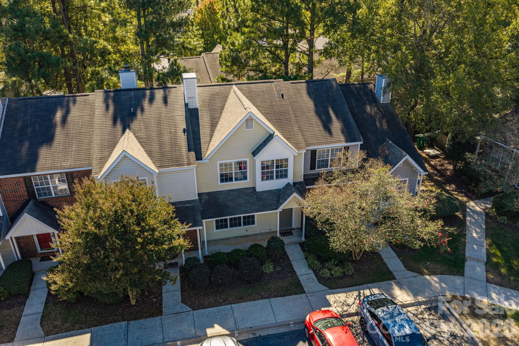 Townhouse at 3250 Summercroft Loop, Charlotte, photo 2 of 15