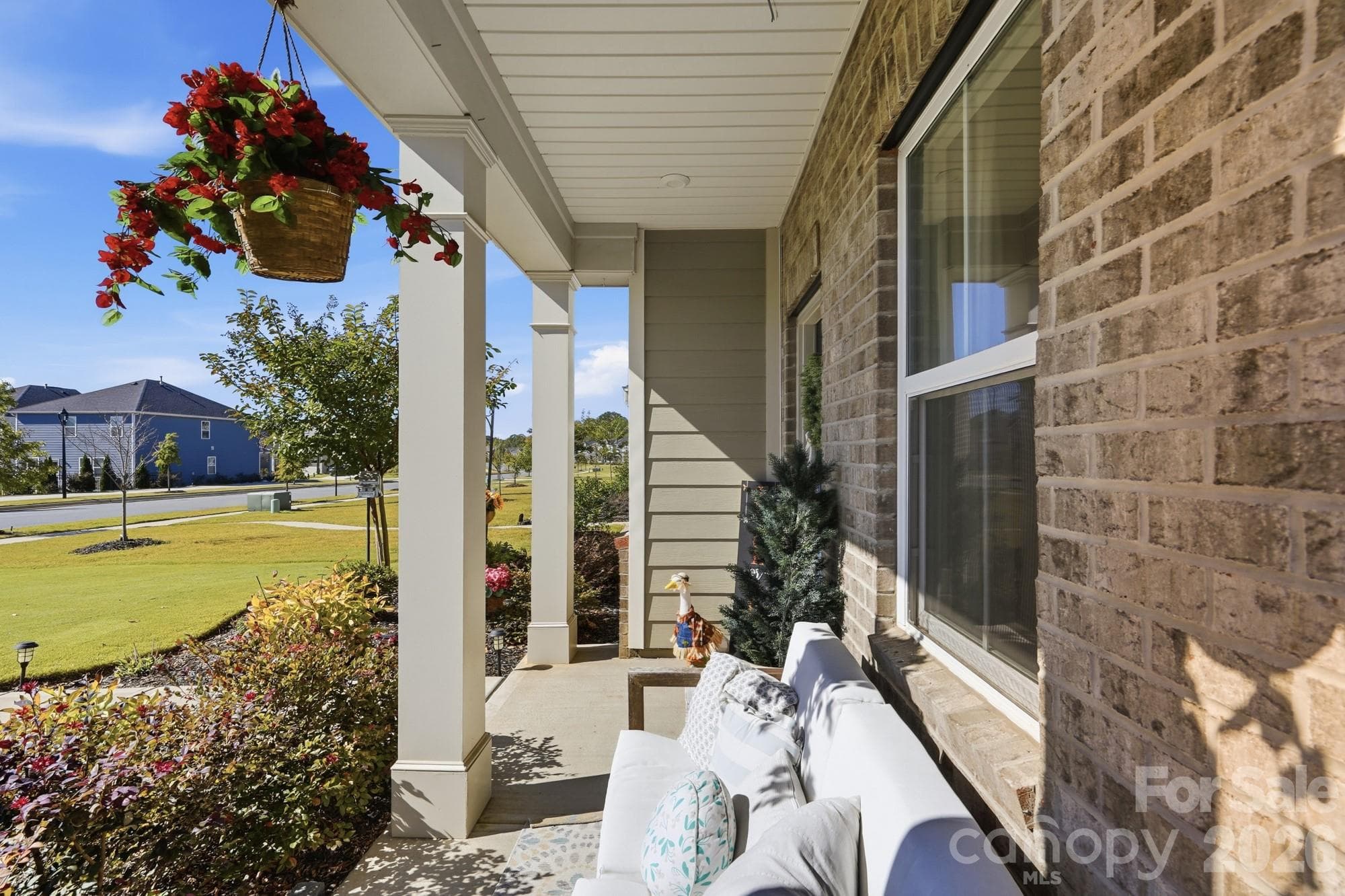 Single Family Residence at 15506 Parkside Crossing Drive, Charlotte, photo 5 of 47