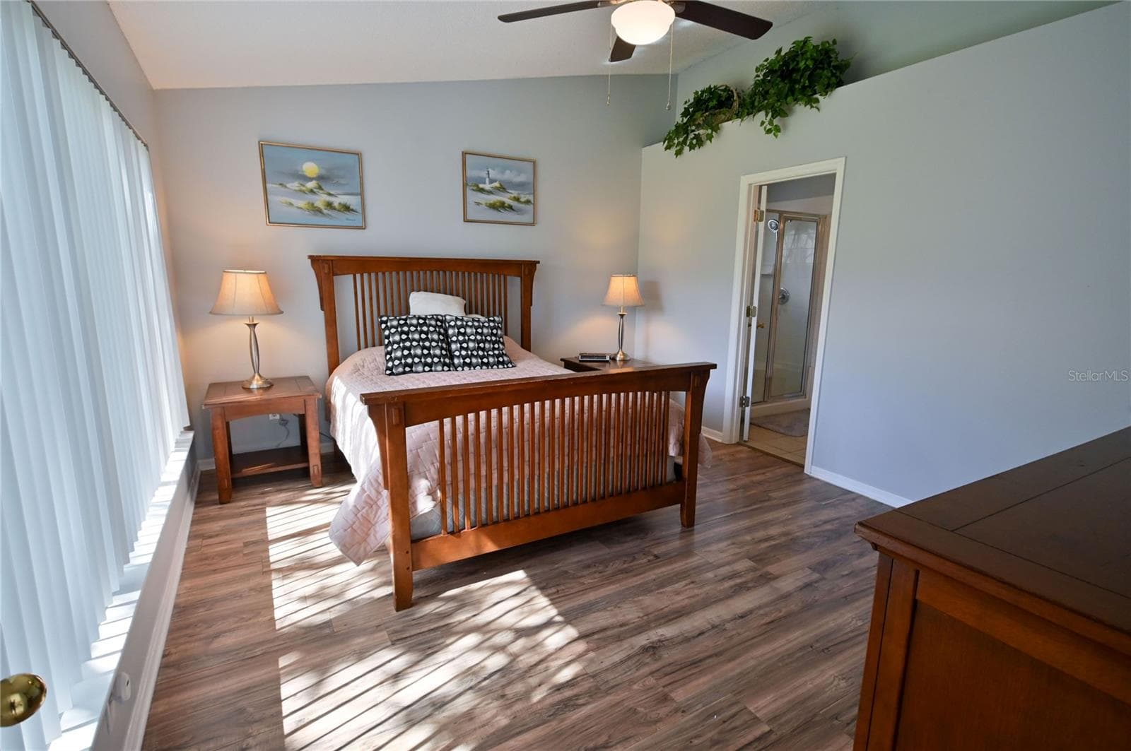 Lots of natural light - 4680 56TH DR E, BRADENTON