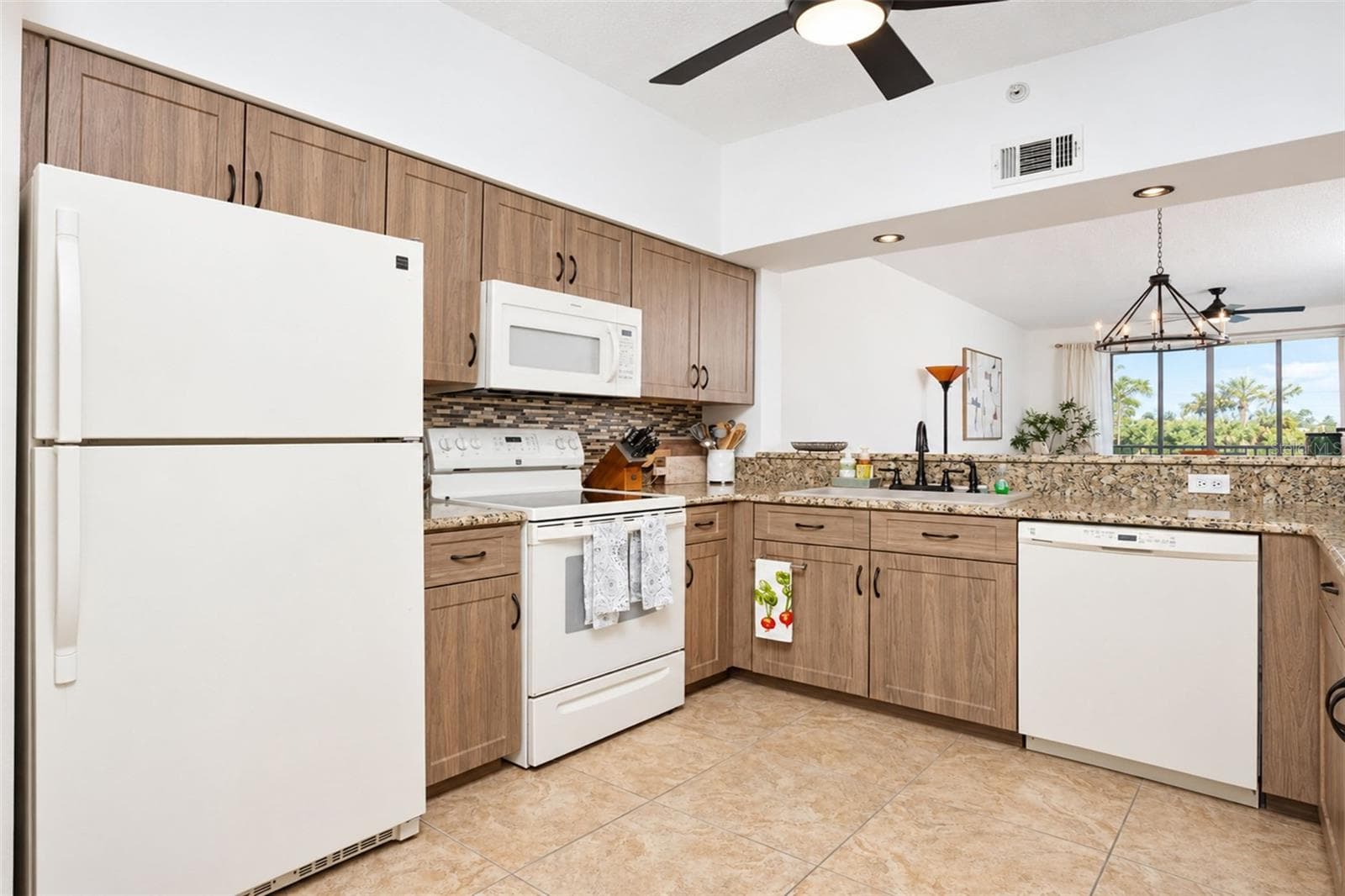 Condominium at 175 KINGS HWY #924, PUNTA GORDA, photo 5 of 35