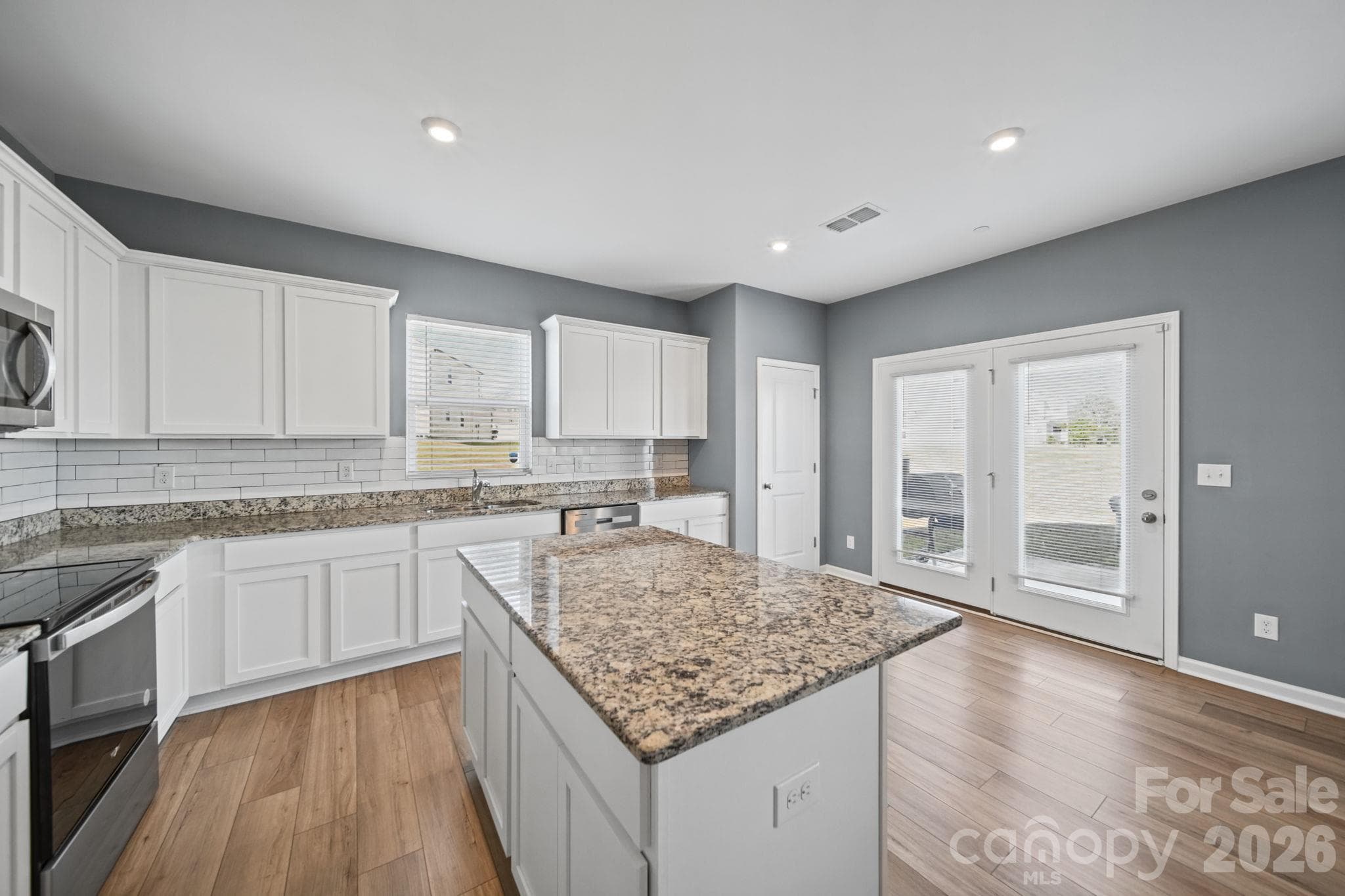 Single Family Residence at 3082 Bell Spur Avenue SW, Concord, photo 3 of 30