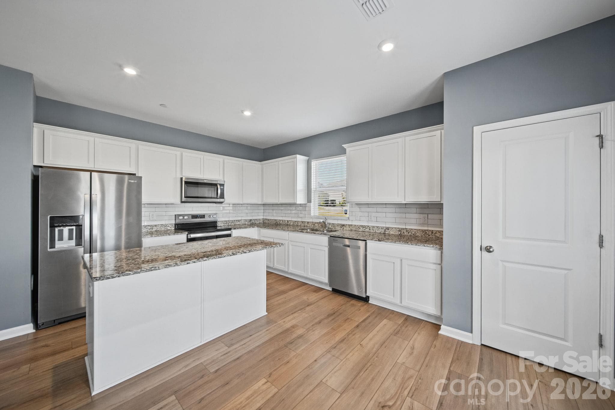 Single Family Residence at 3082 Bell Spur Avenue SW, Concord, photo 6 of 30
