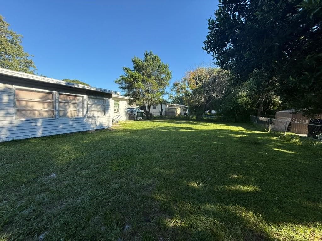 Single Family Residence at 2425 ADAMS AVE, DELTONA, photo 8 of 9