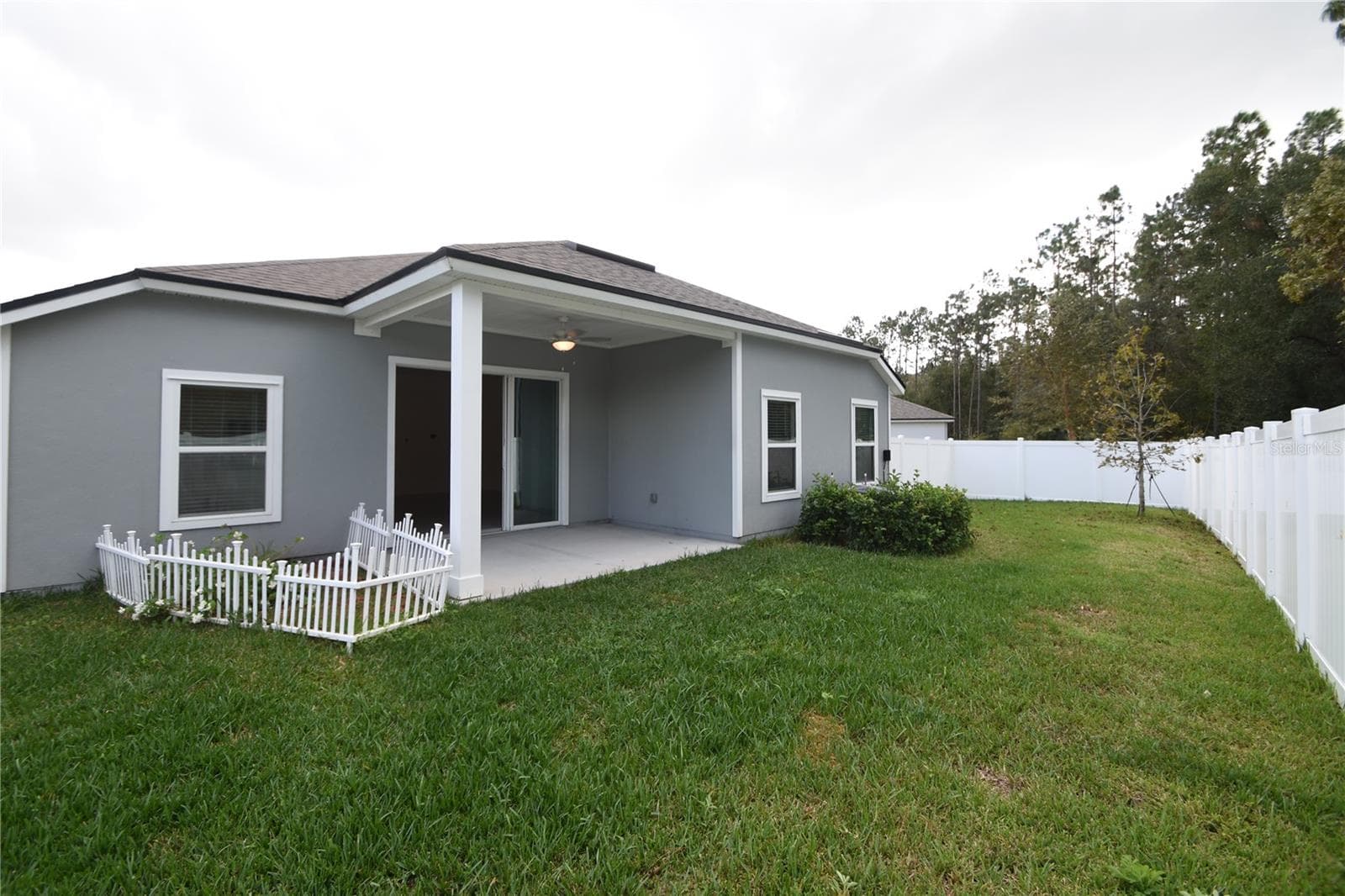 Single Family Residence at 52 OAKLEAF WAY, PALM COAST, photo 2 of 38