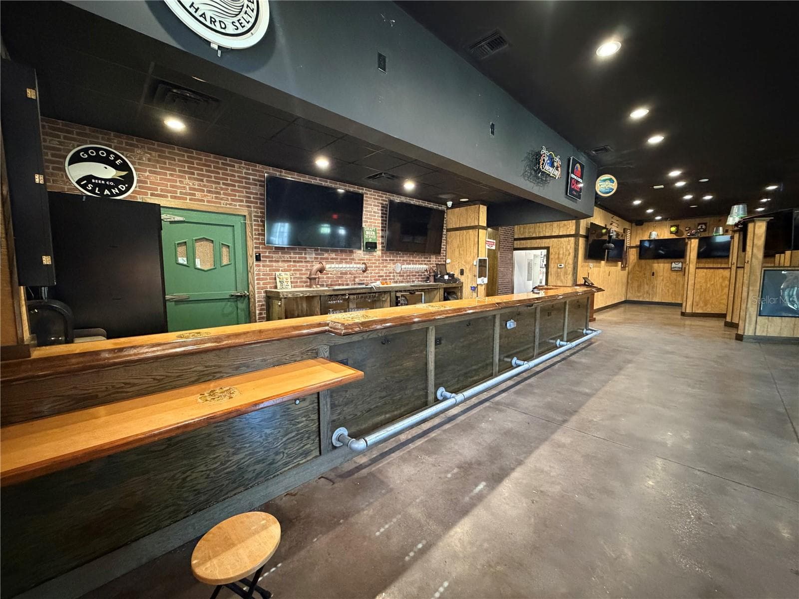 Bar - 3419 ALT 19, PALM HARBOR