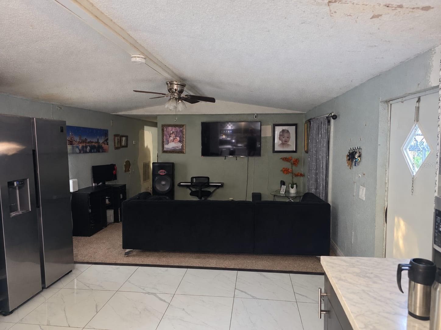 Manufactured Home at 6108 BEACH AVE, GIBSONTON, photo 3 of 11