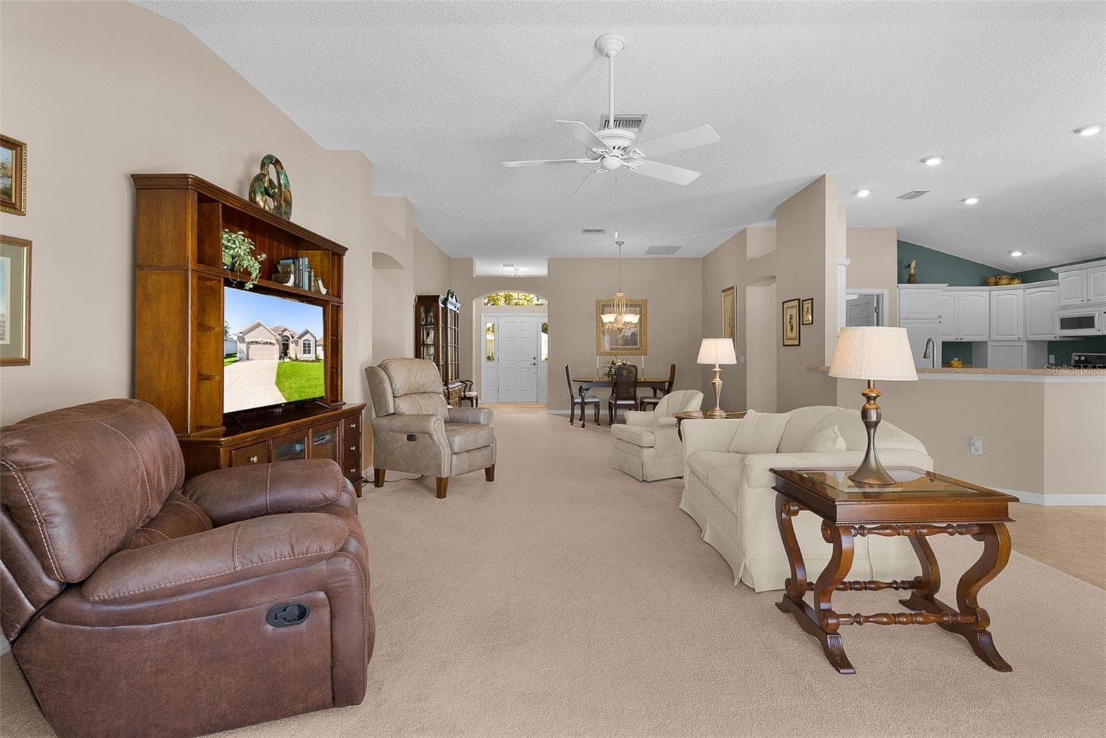 Single Family Residence at 2908 MANOR DOWNS, THE VILLAGES, photo 12 of 59