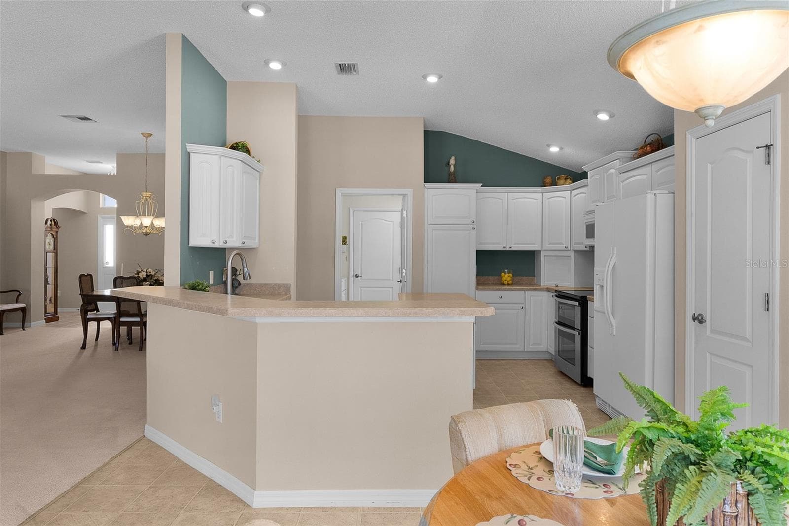 Single Family Residence at 2908 MANOR DOWNS, THE VILLAGES, photo 15 of 59