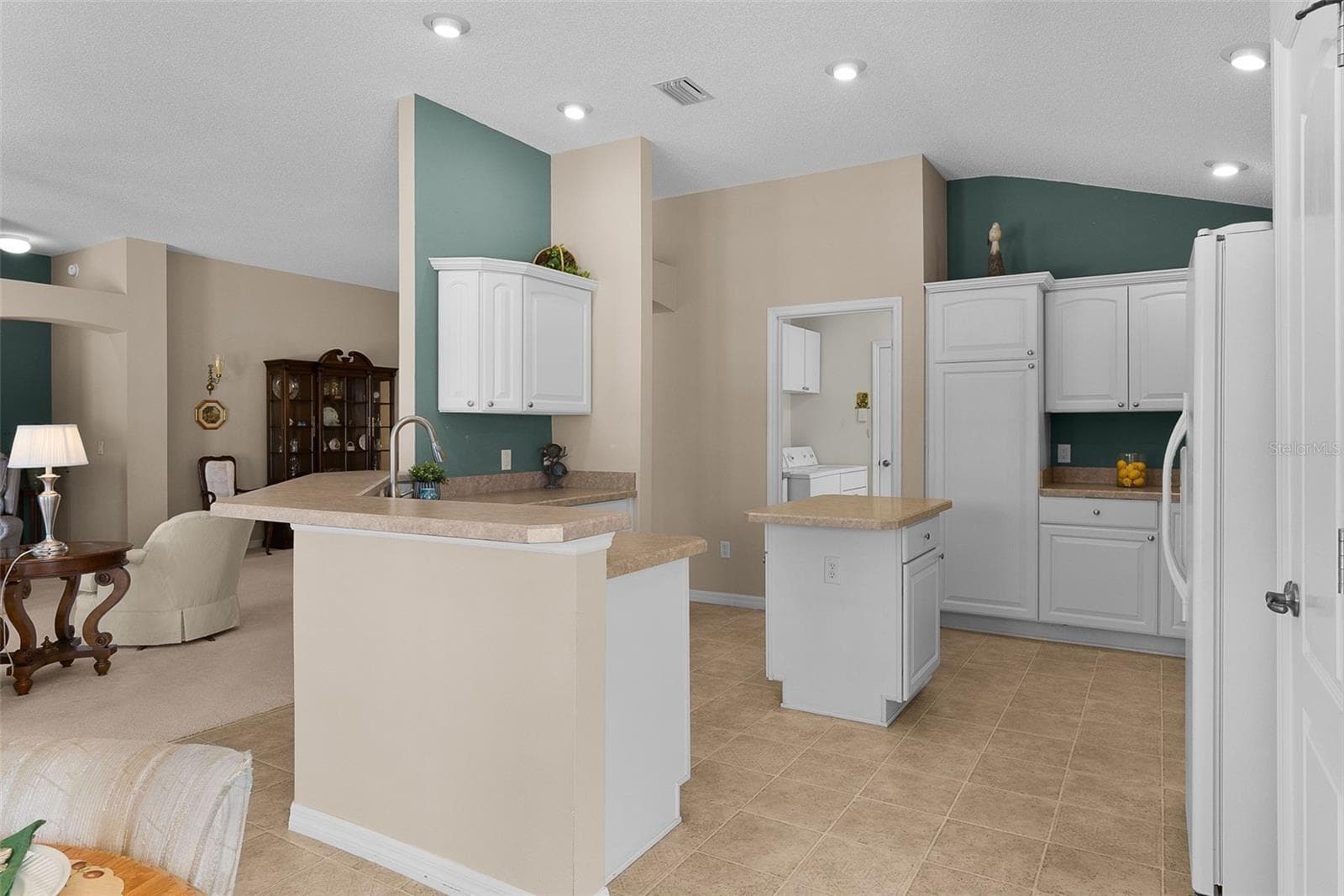 Single Family Residence at 2908 MANOR DOWNS, THE VILLAGES, photo 17 of 59
