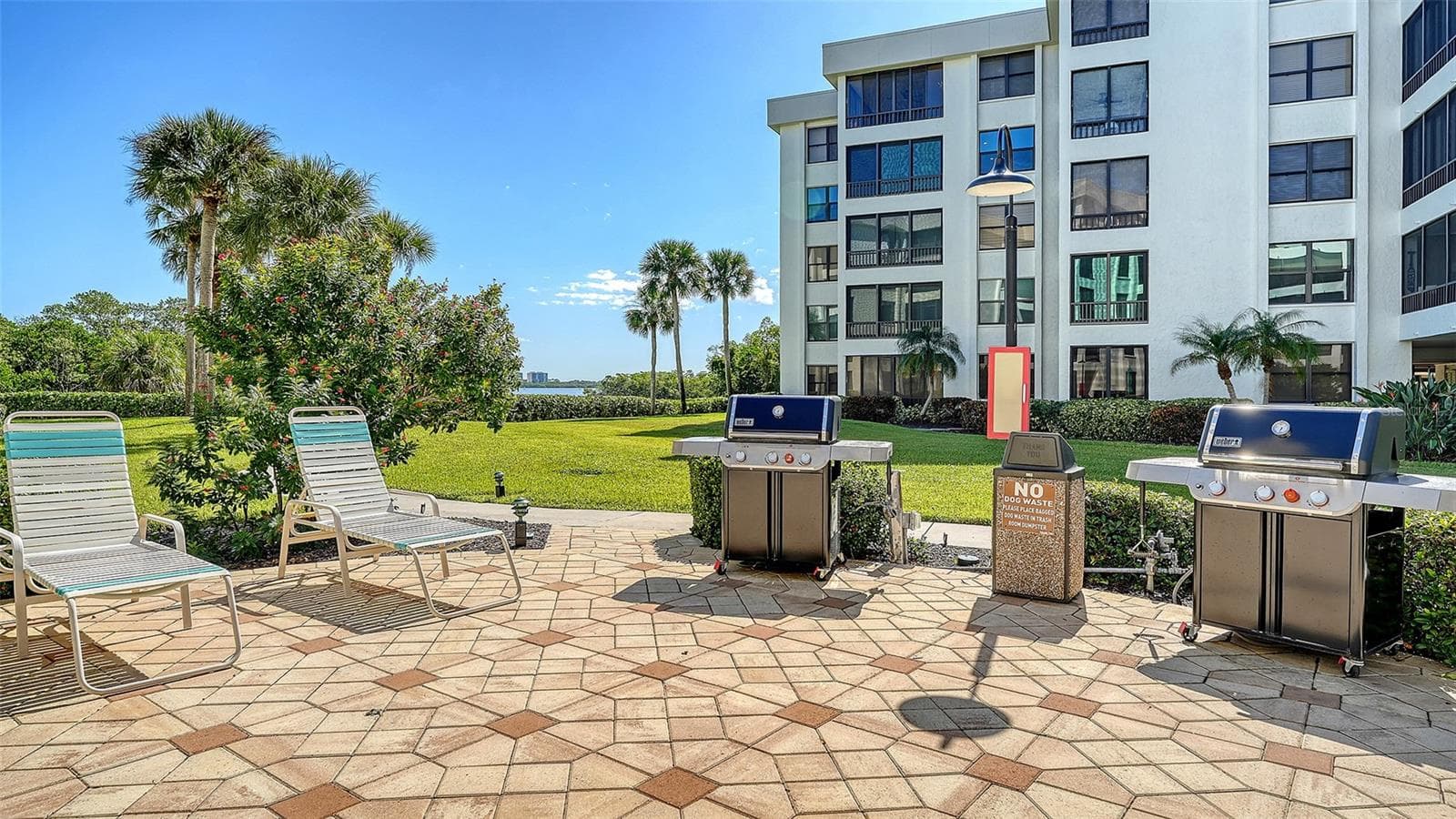 Grill area - 8773 MIDNIGHT PASS RD #102G, SARASOTA