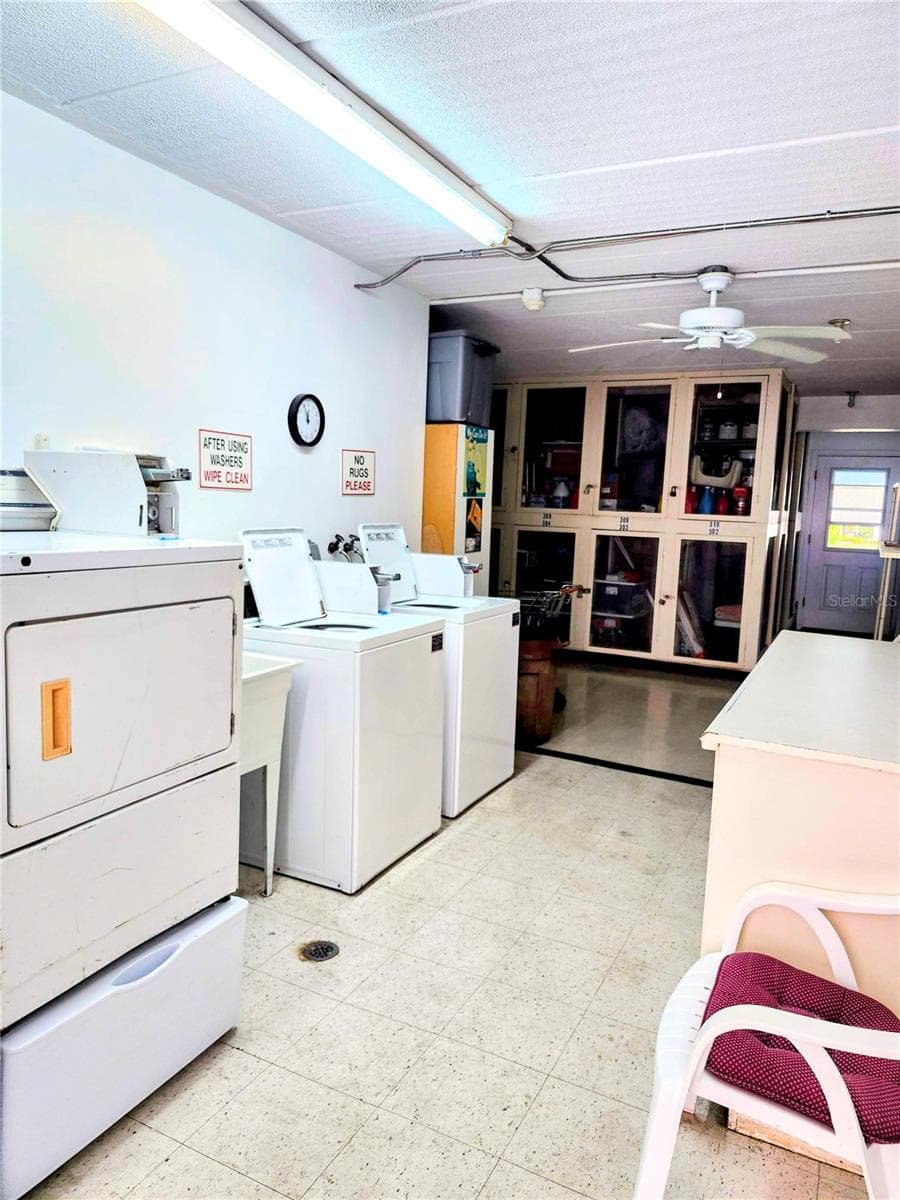 Laundry facility - 11201 80TH AVE #201, SEMINOLE