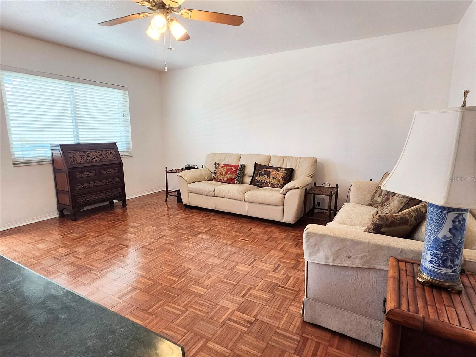 Spacious family room - 11201 80TH AVE #201, SEMINOLE