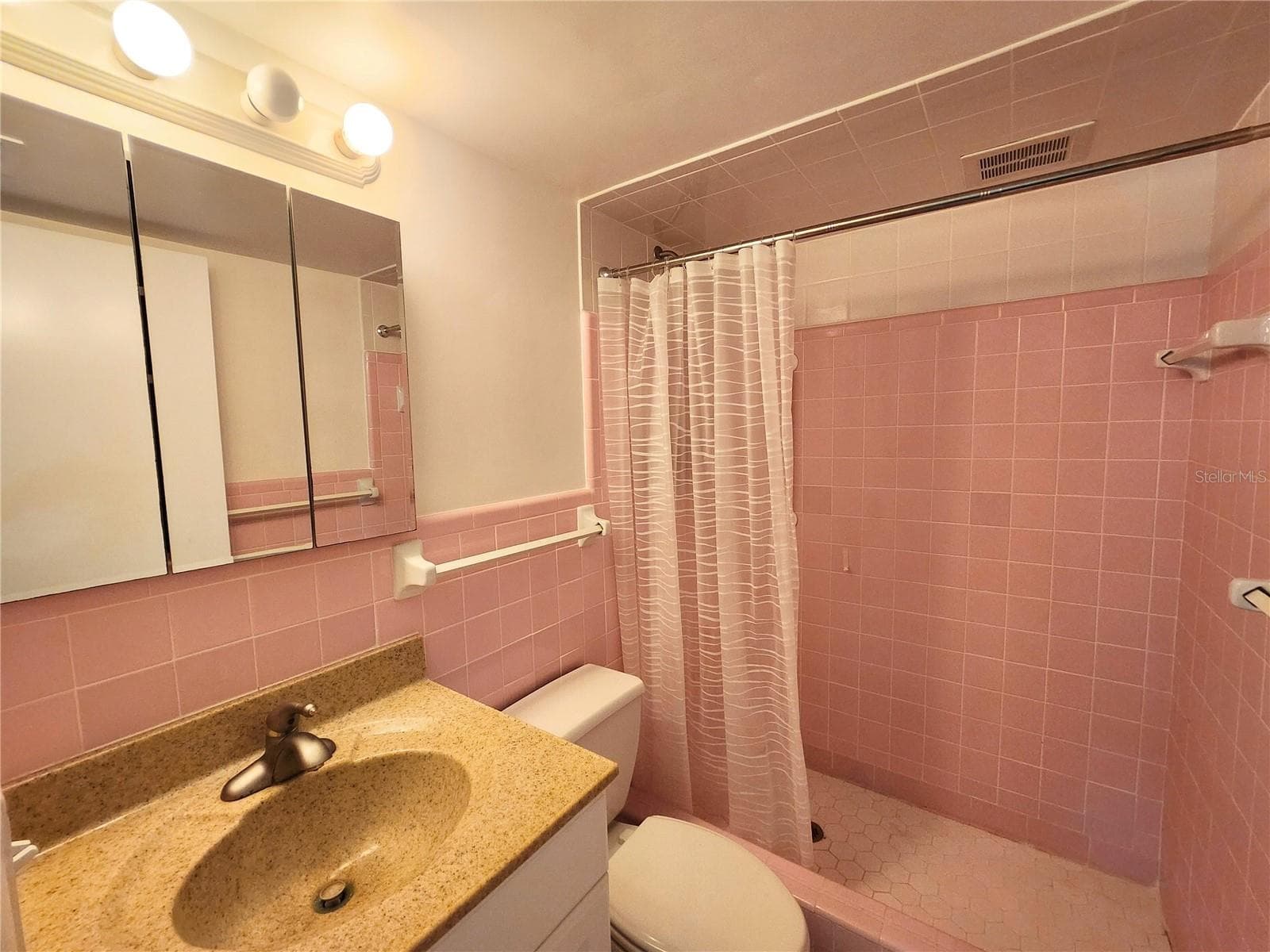 Shower - 11201 80TH AVE #201, SEMINOLE