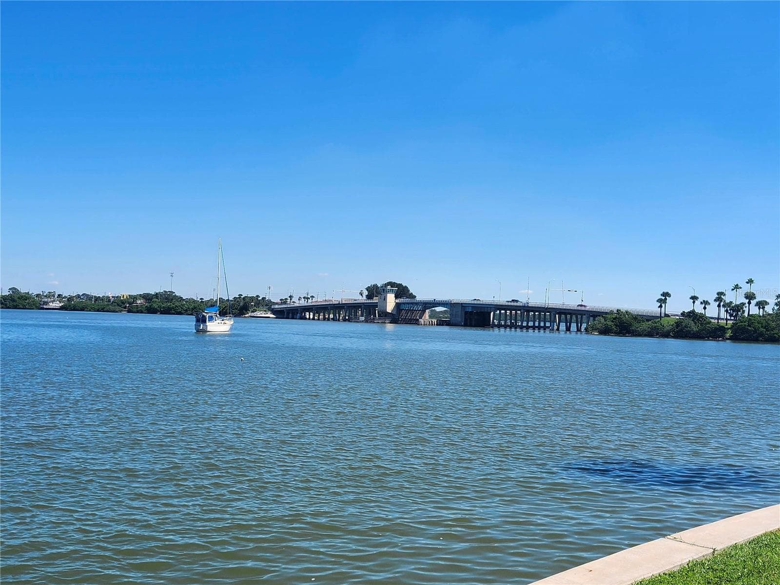Bridge to Madeira Beach only 3 miles away - 11201 80TH AVE #201, SEMINOLE