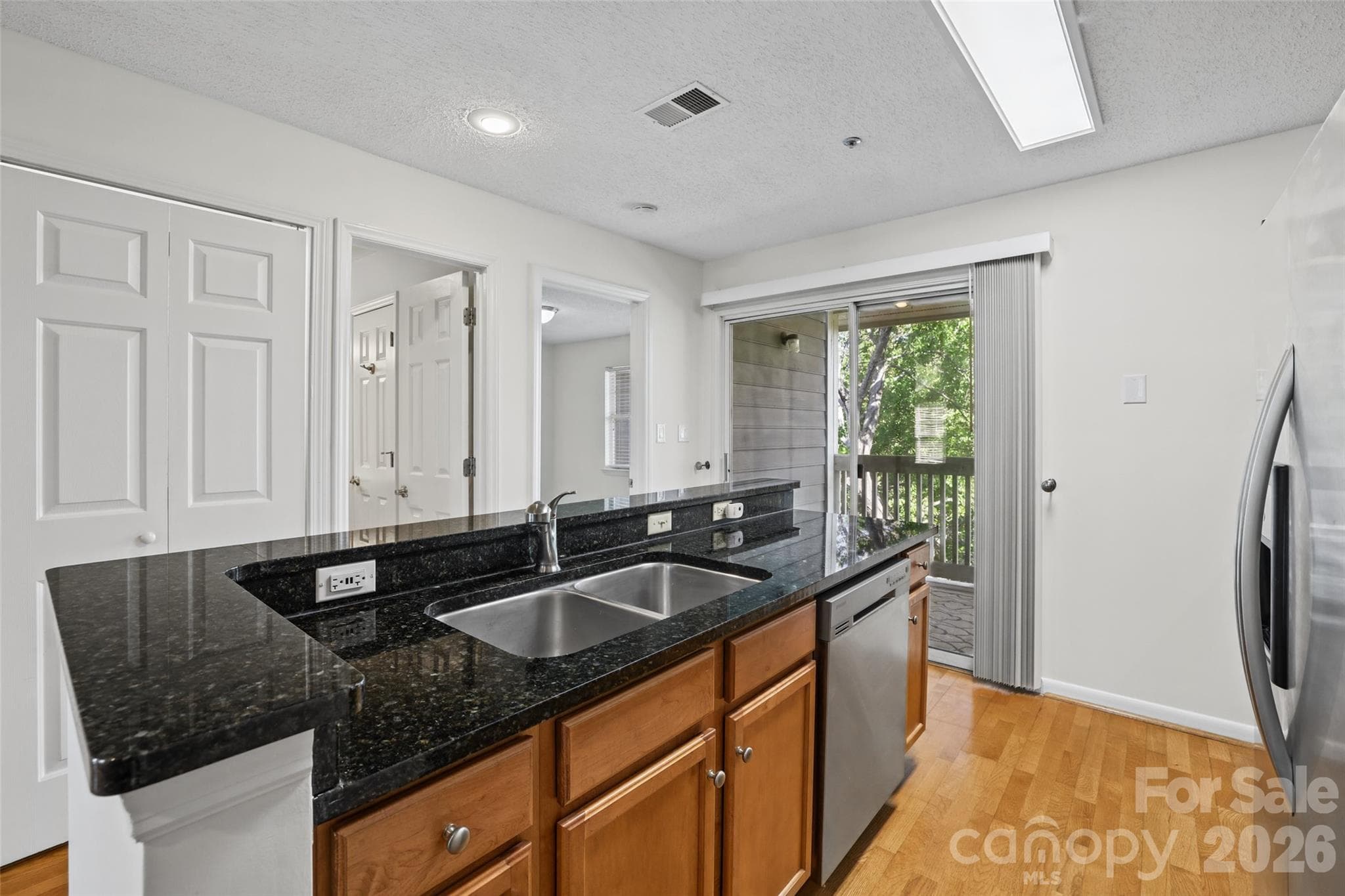 Condominium at 525 Olmsted Park Place, Charlotte, photo 13 of 30