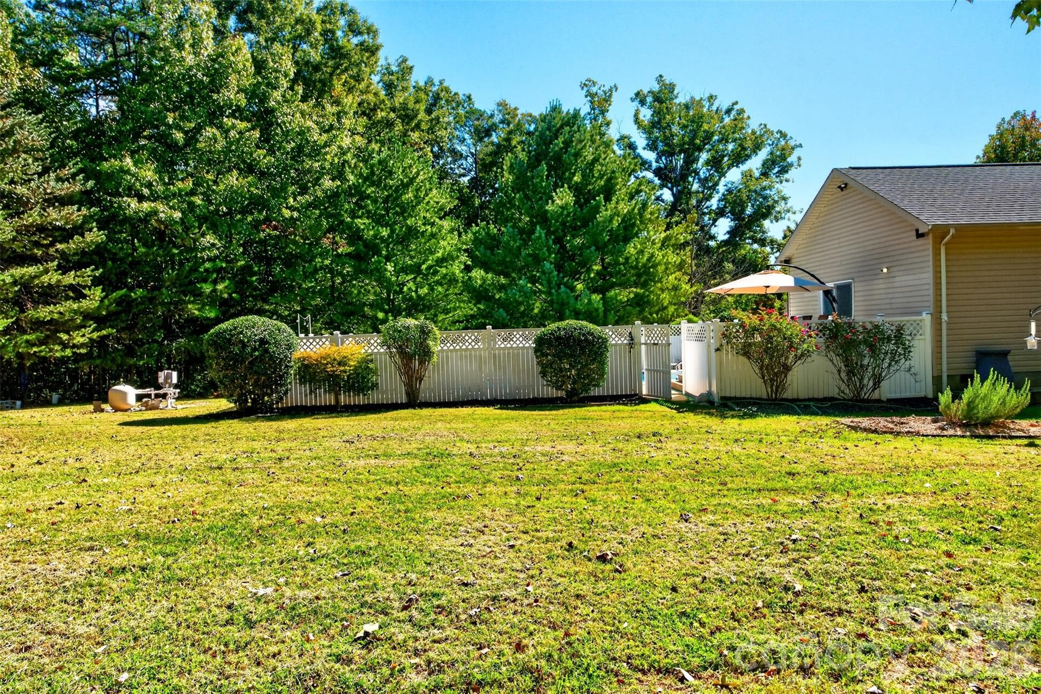 Single Family Residence at 6160 Neptune Drive, Denver, photo 37 of 40