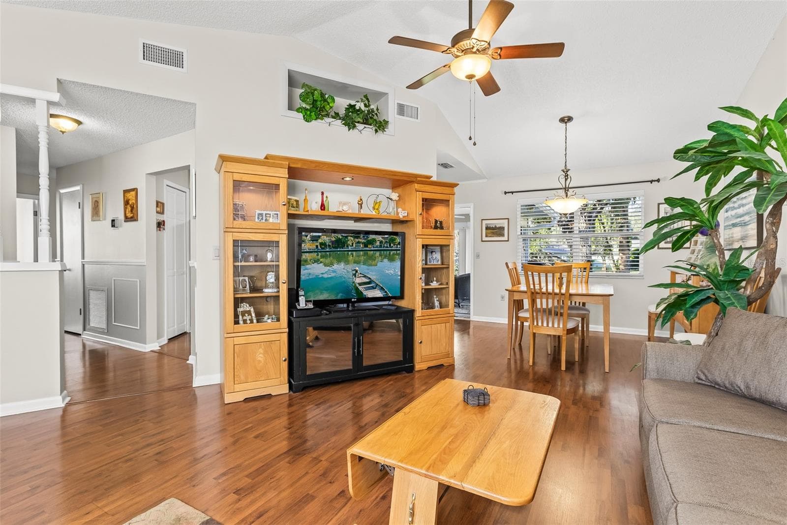 Single Family Residence at 506 GALLOWAY CT, LEESBURG, photo 14 of 40