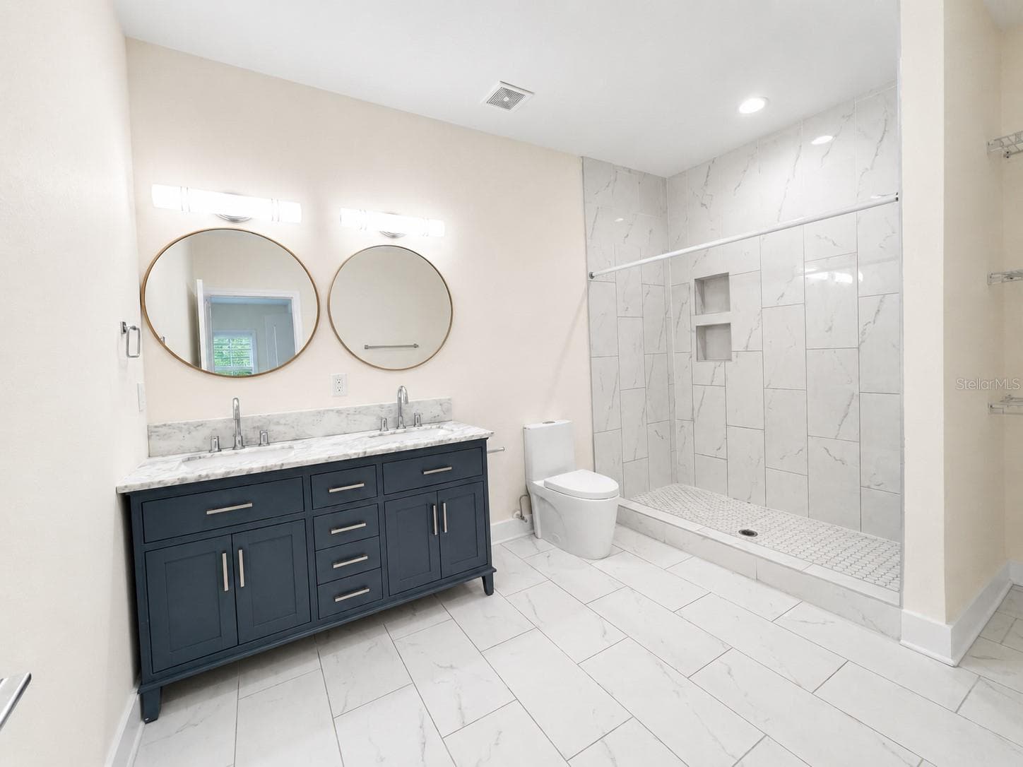 Single Family Residence at 108 MISSION HILLS AVE, TEMPLE TERRACE, photo 8 of 16
