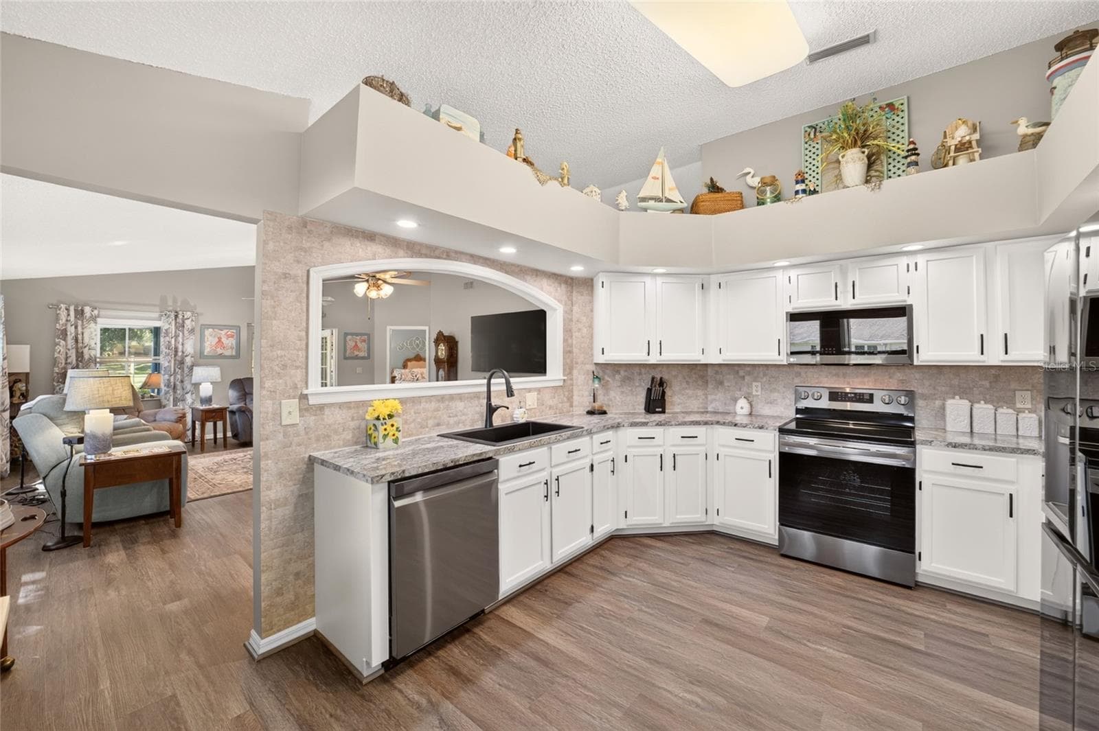 Single Family Residence at 9141 SW 91ST CIR, OCALA, photo 10 of 41