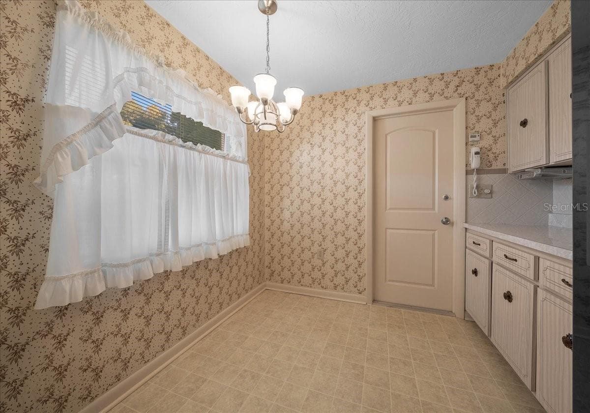 Single Family Residence at 317 S BARBOUR ST, BEVERLY HILLS, photo 13 of 45
