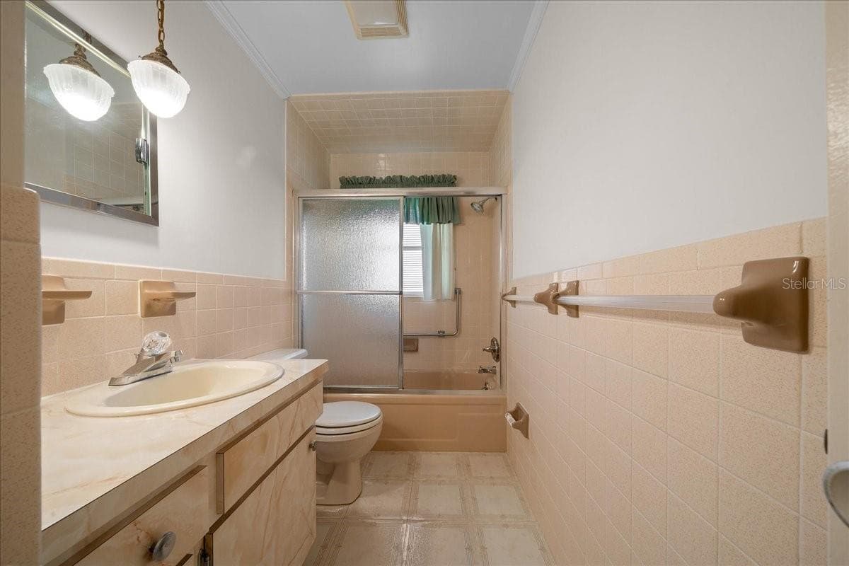Single Family Residence at 317 S BARBOUR ST, BEVERLY HILLS, photo 22 of 45