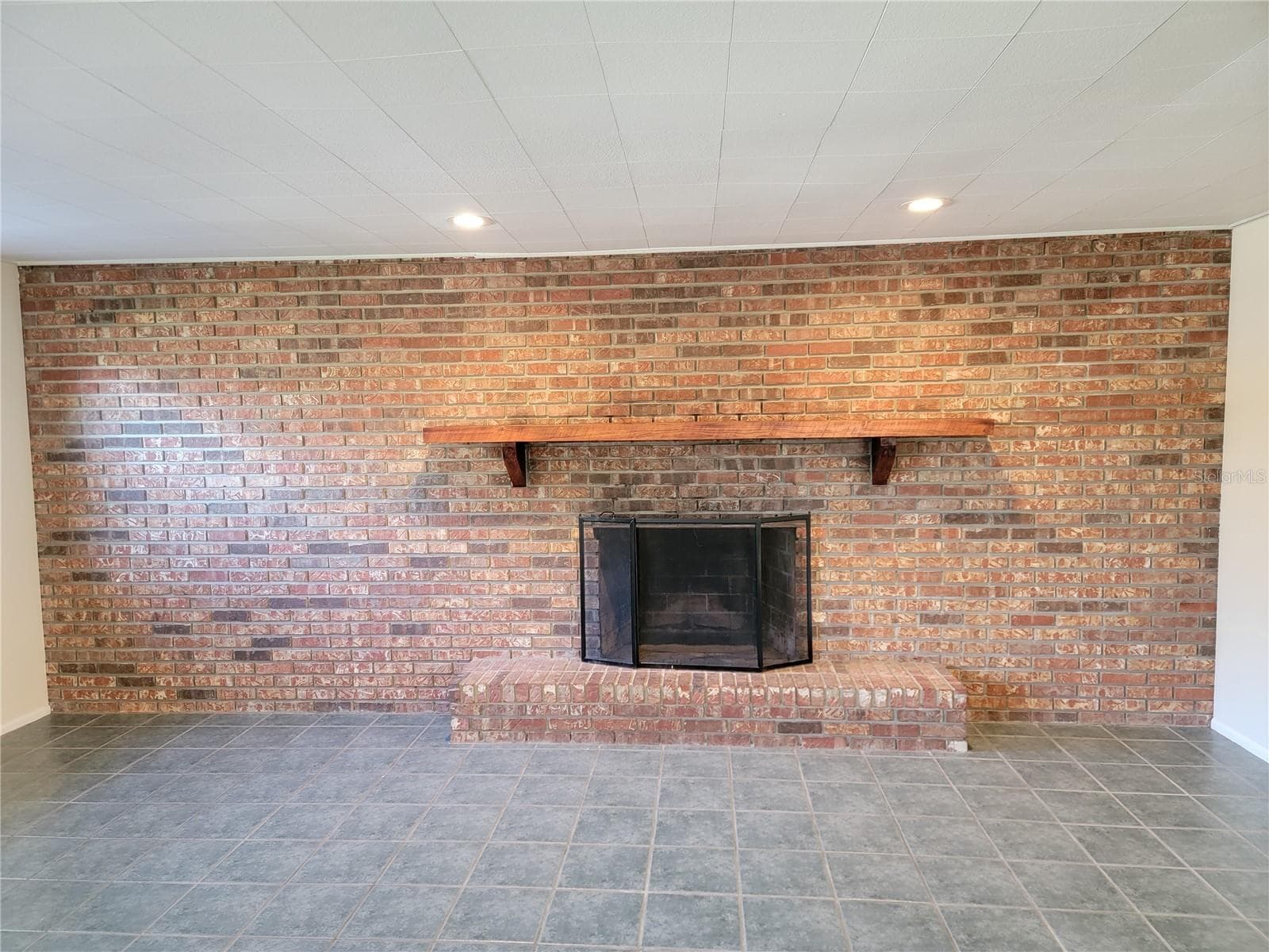 Single Family Residence at 3988 BERKSHIRE DR, SARASOTA, photo 11 of 33
