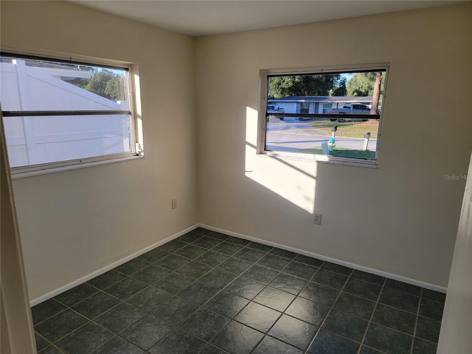 Single Family Residence at 3988 BERKSHIRE DR, SARASOTA, photo 27 of 33