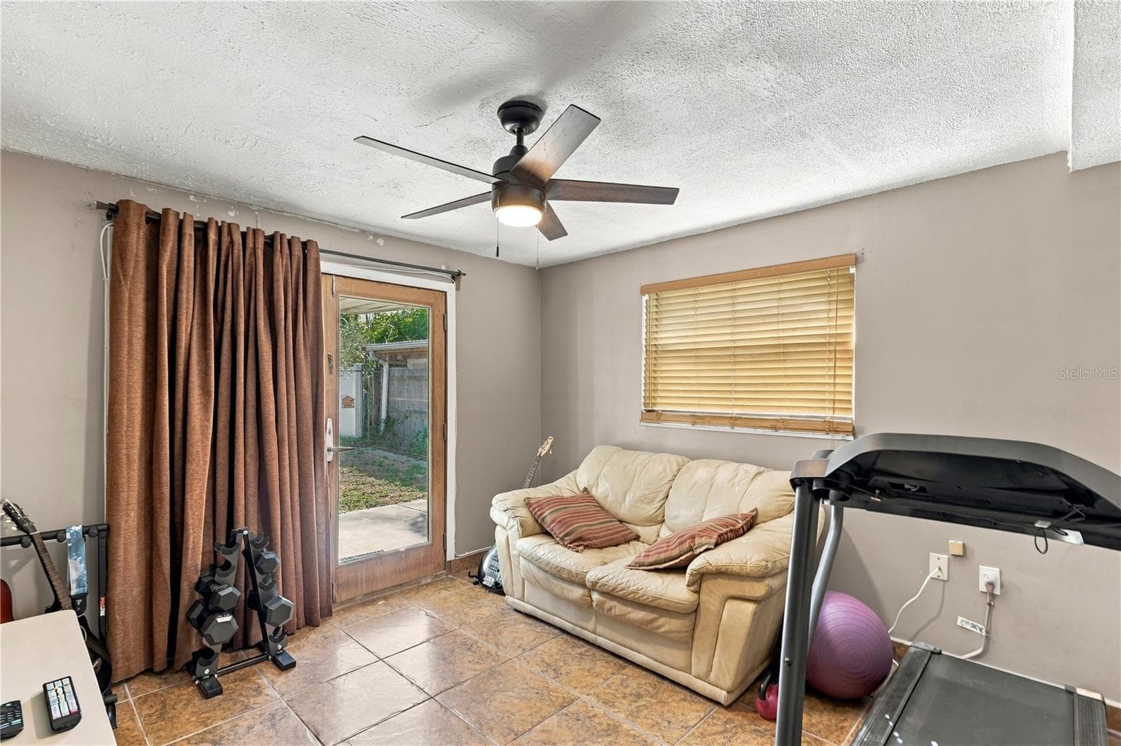 Single Family Residence at 1042 VIKING DR, HOLIDAY, photo 20 of 50