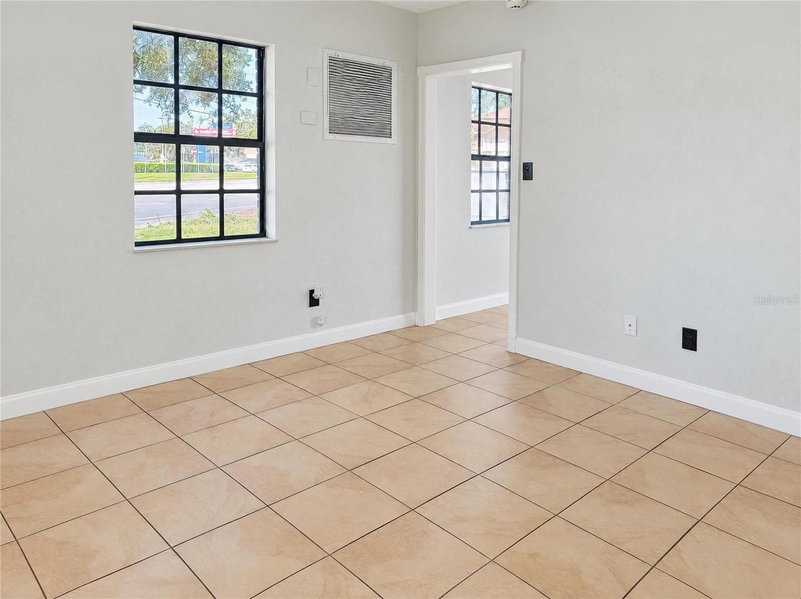 Single Family Residence at 4505 N HABANA AVE, TAMPA, photo 8 of 16