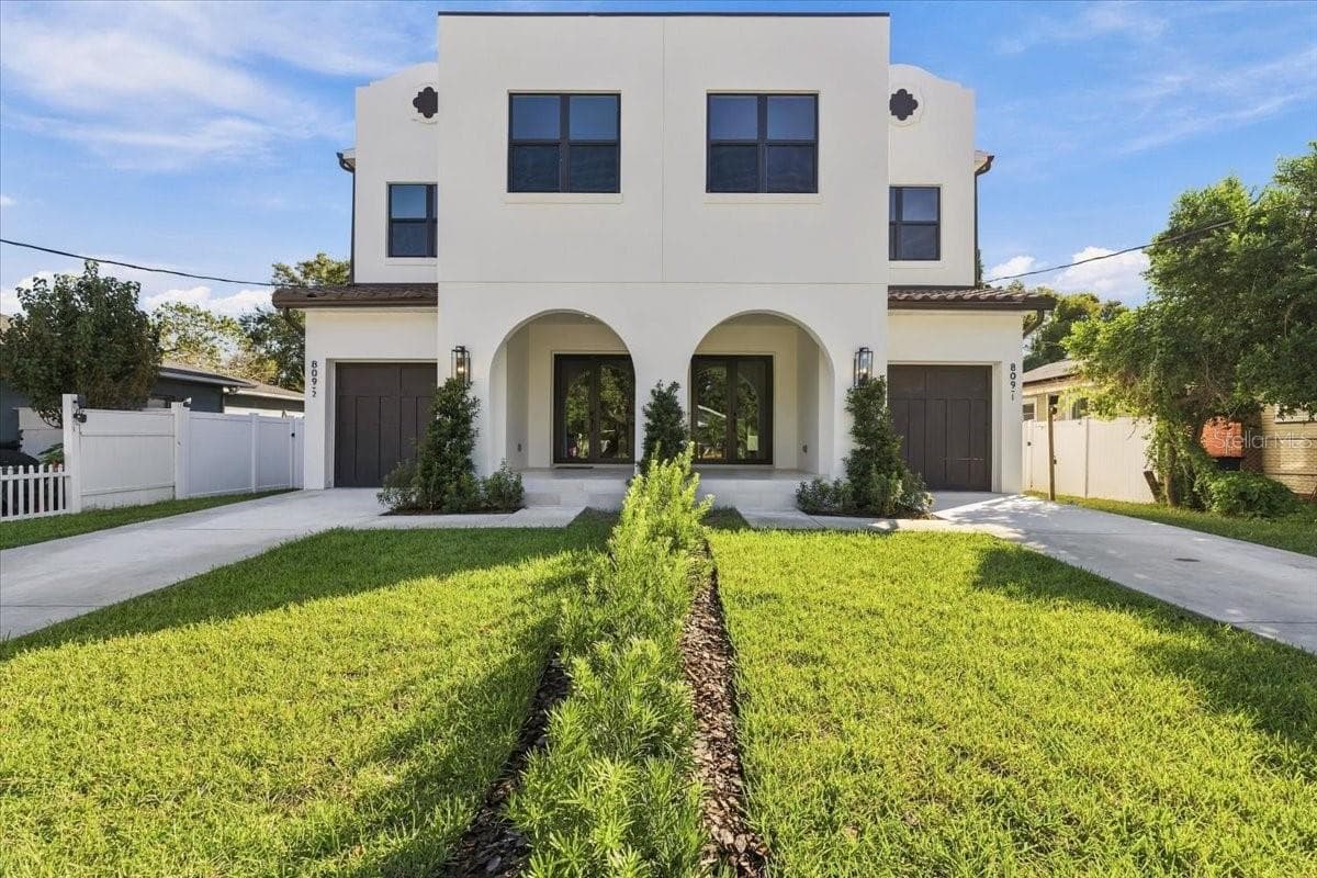Half Duplex at 809 E LOUISIANA AVE #2, TAMPA, photo 2 of 46