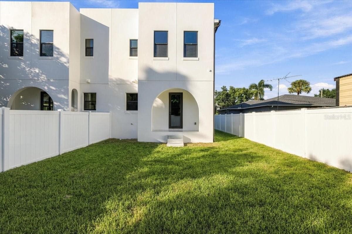 Half Duplex at 809 E LOUISIANA AVE #2, TAMPA, photo 42 of 46