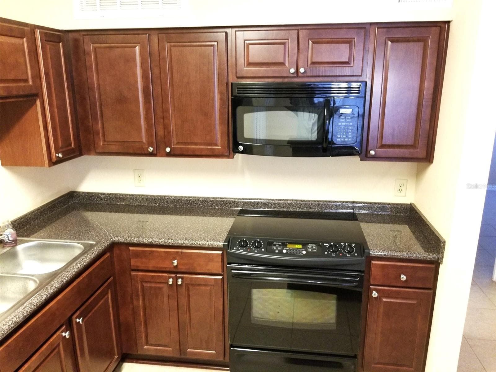 Condominium at 380 LAKE MEADE CT #101, ALTAMONTE SPRINGS, photo 4 of 17