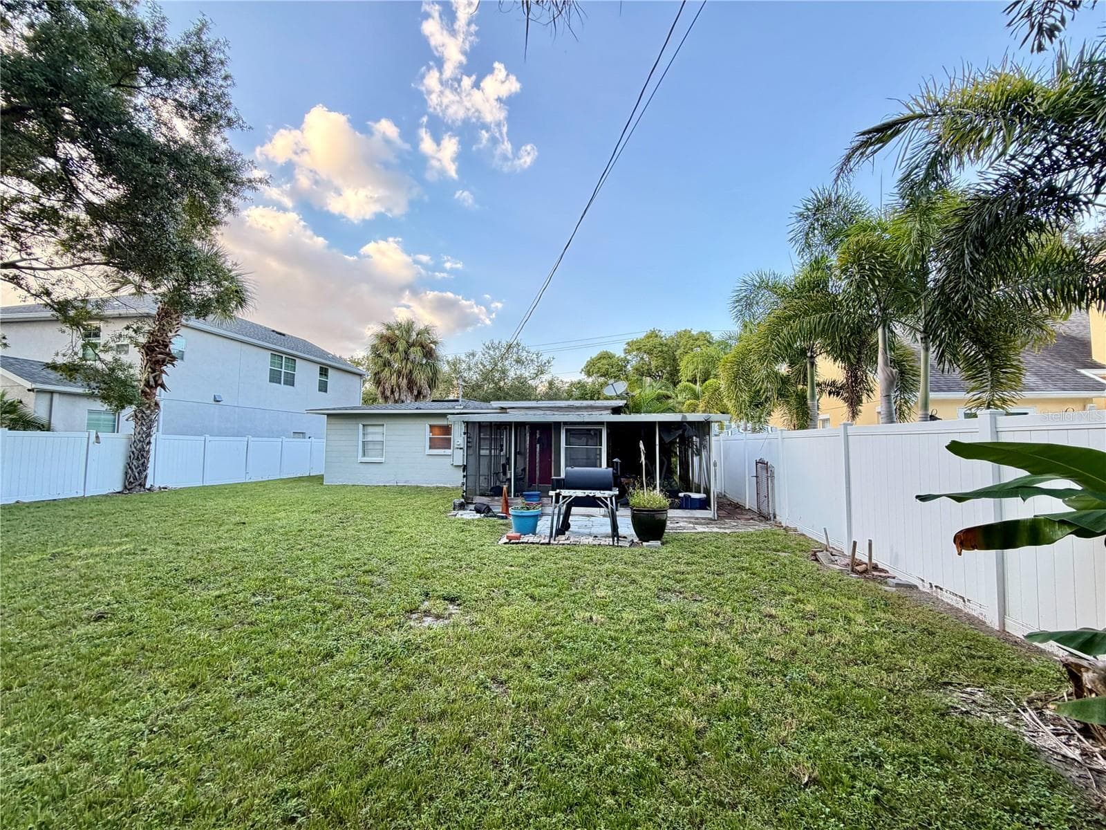 Single Family Residence at 3914 W KENSINGTON AVE, TAMPA, photo 2 of 5