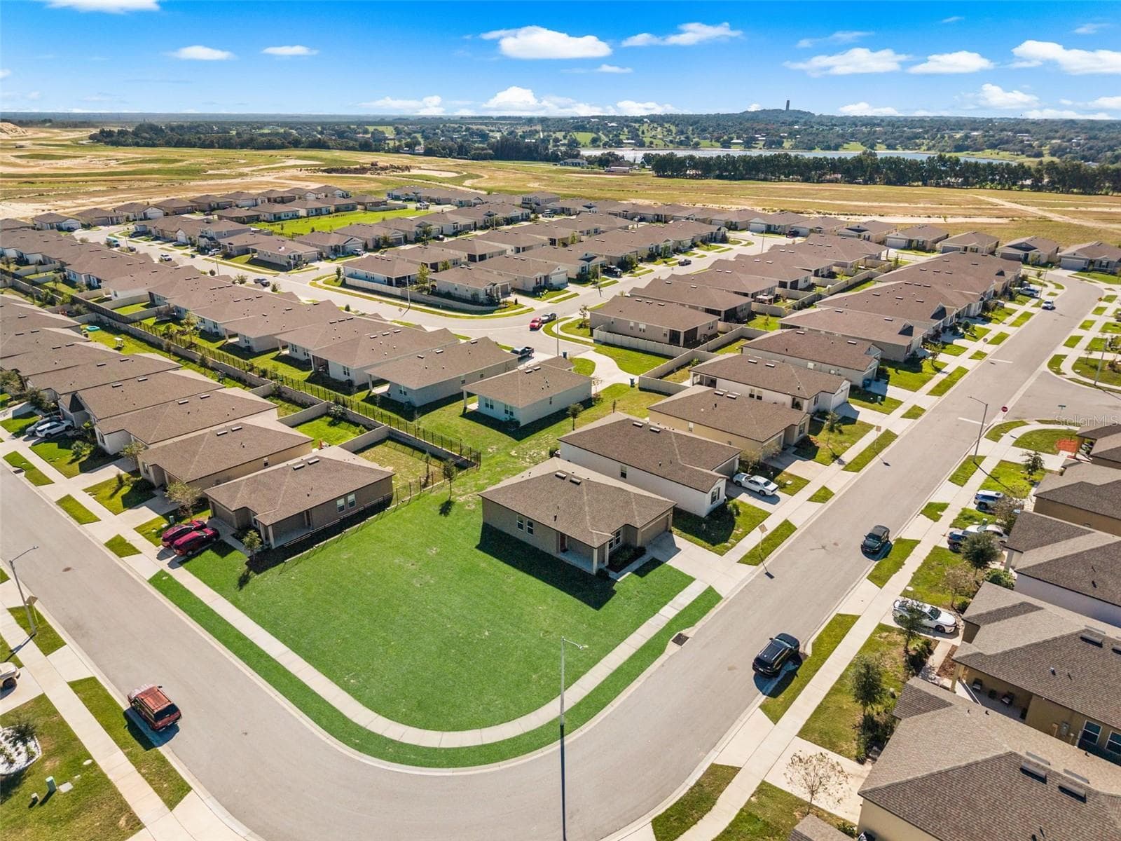 Front aerial view far - 417 HENNEPIN LOOP, LAKE WALES