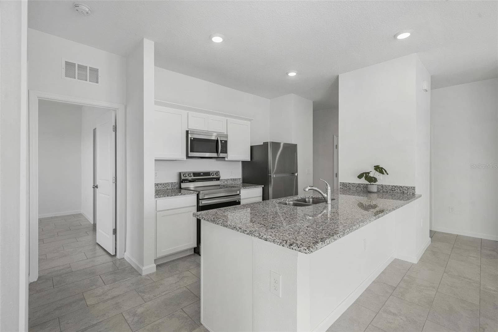 Kitchen - 417 HENNEPIN LOOP, LAKE WALES
