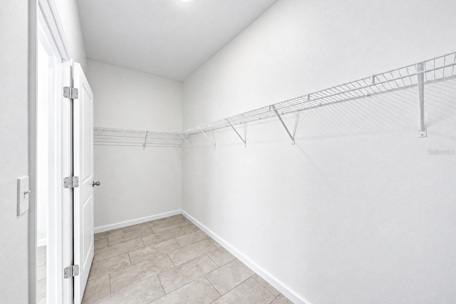 Master closet - 417 HENNEPIN LOOP, LAKE WALES