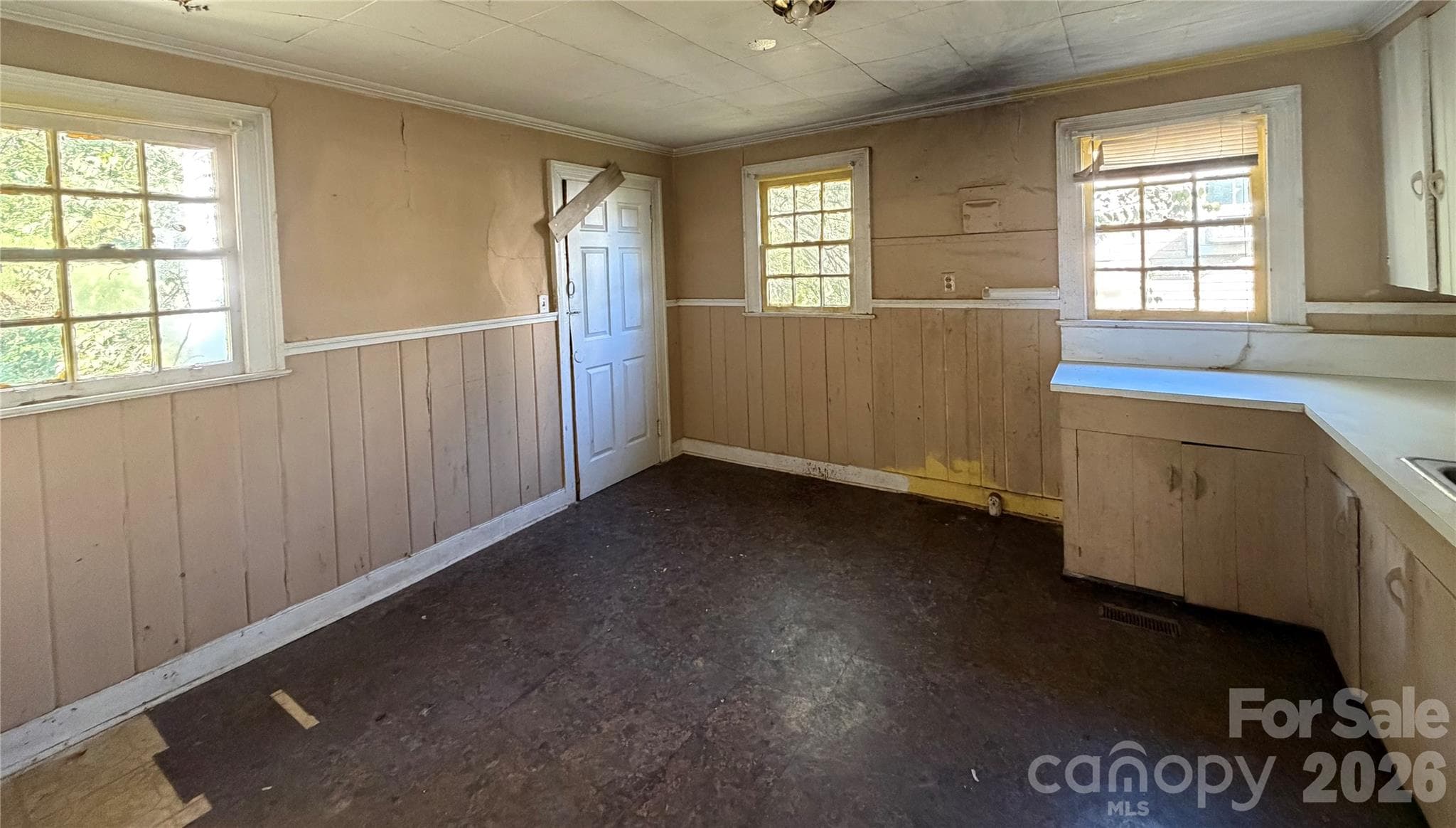 Single Family Residence at 434 W Grover Street, Shelby, photo 6 of 9