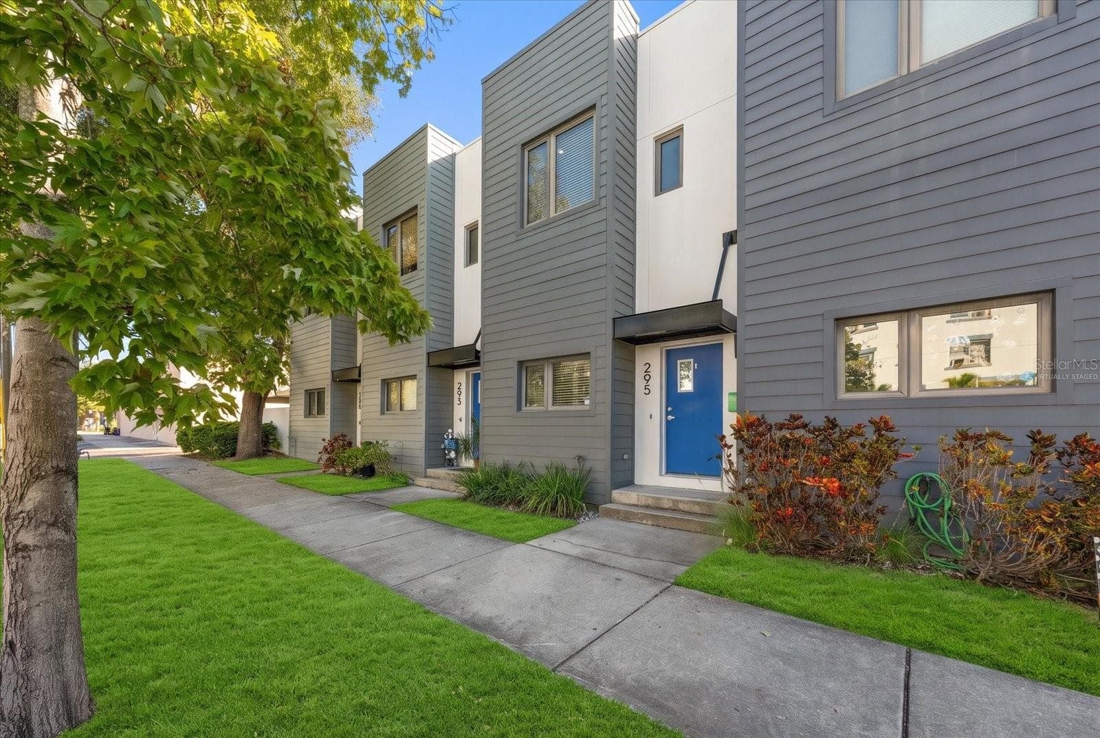 Virtually Staged - 295 7TH ST S, ST PETERSBURG