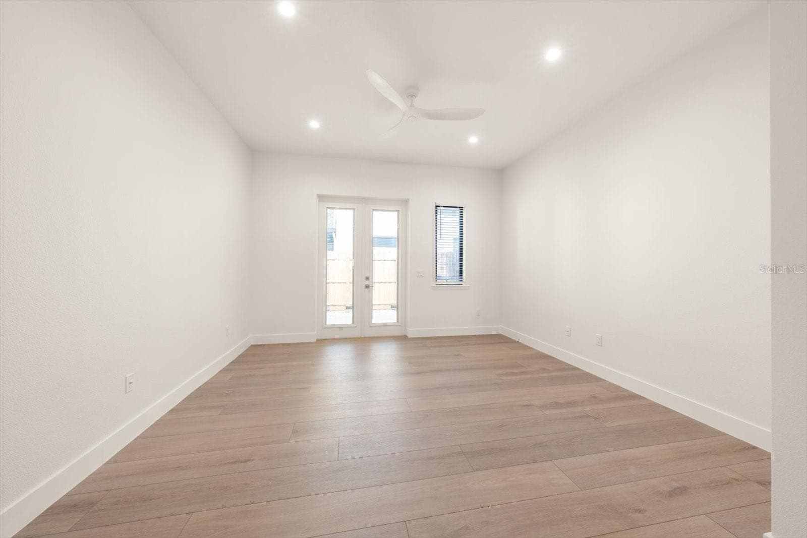 Townhouse at 295 7TH ST S, ST PETERSBURG, photo 12 of 31