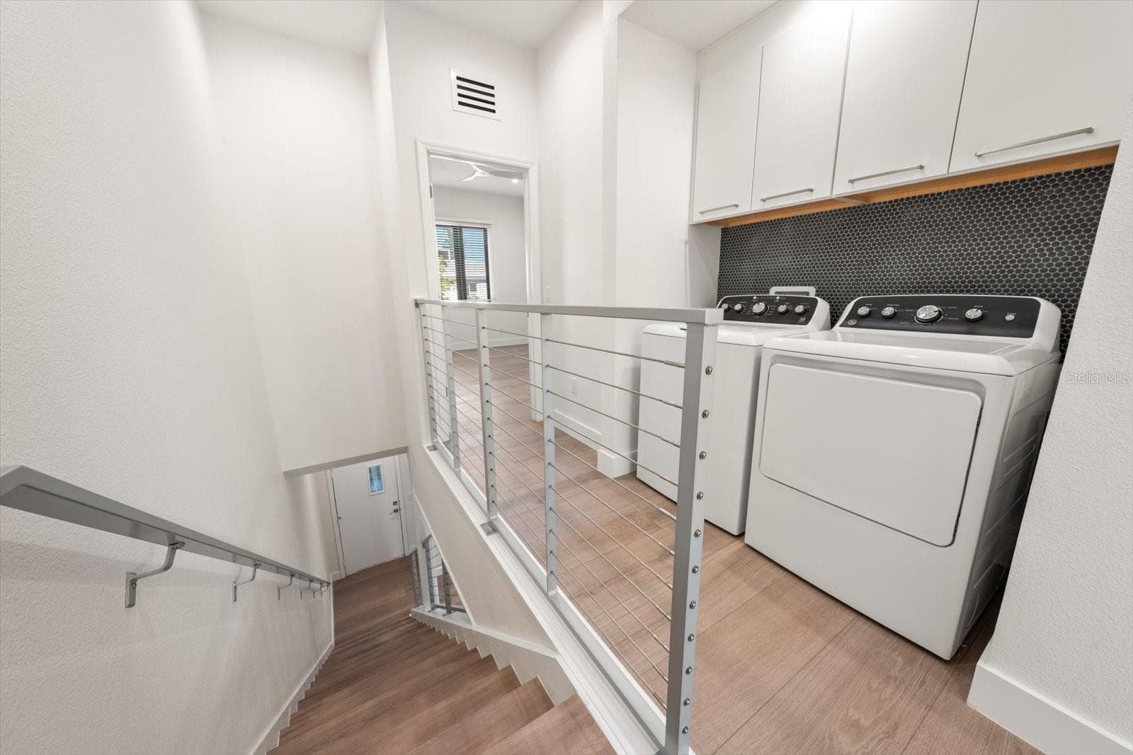 Townhouse at 295 7TH ST S, ST PETERSBURG, photo 22 of 31